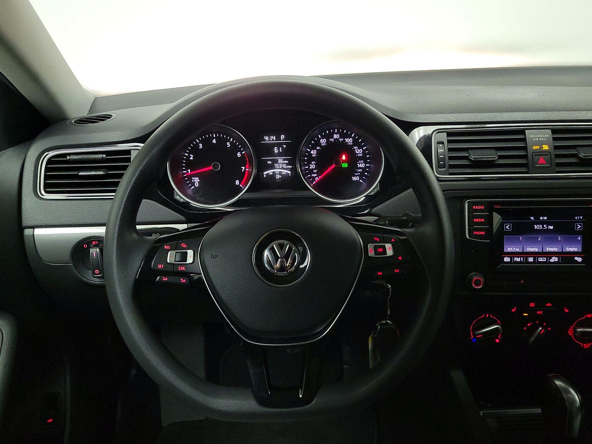 Thumbnail: 2018 Volkswagen Jetta - 10