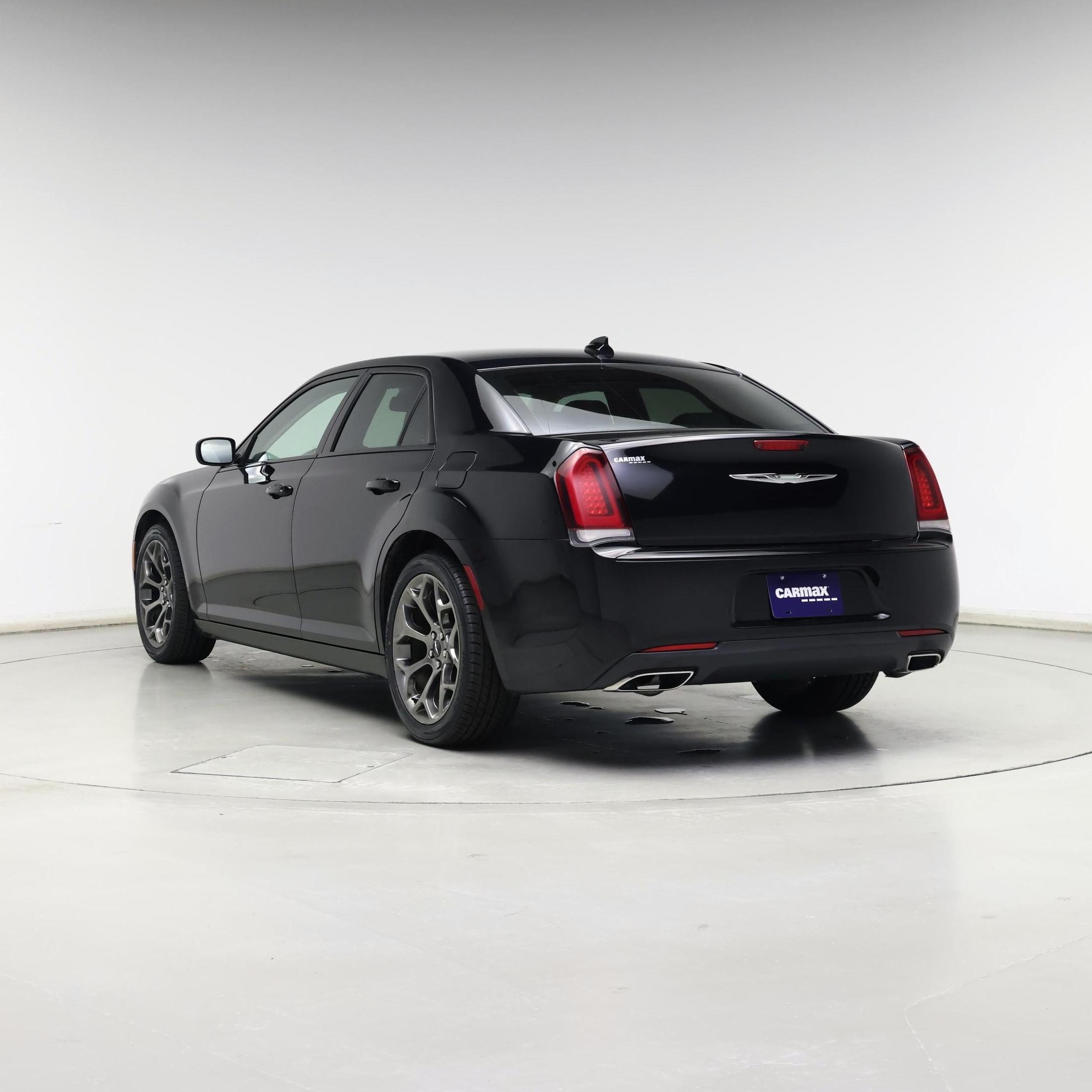 Thumbnail: 2018 Chrysler 300 - 2