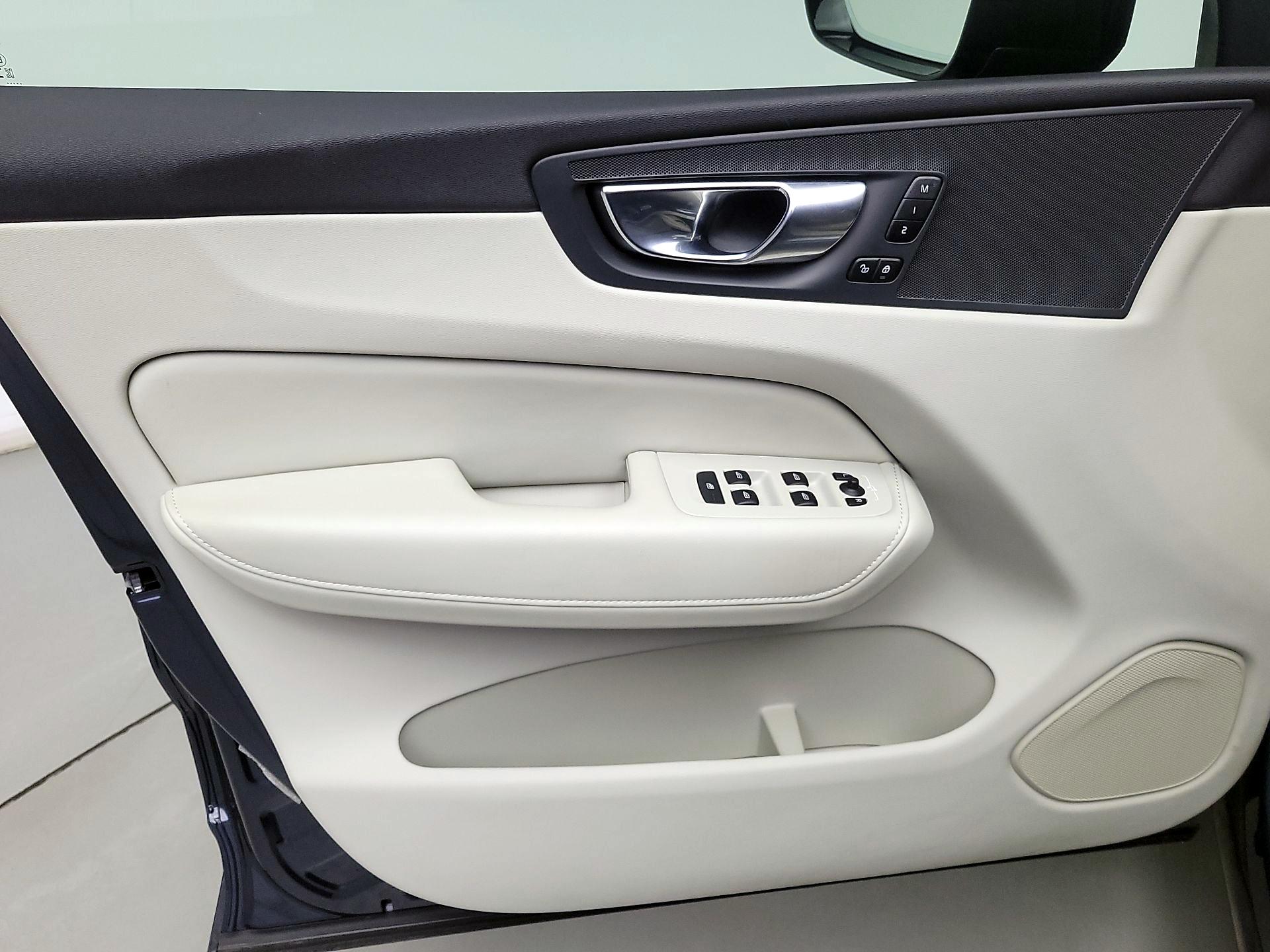 Thumbnail: 2024 Volvo XC60 - 12