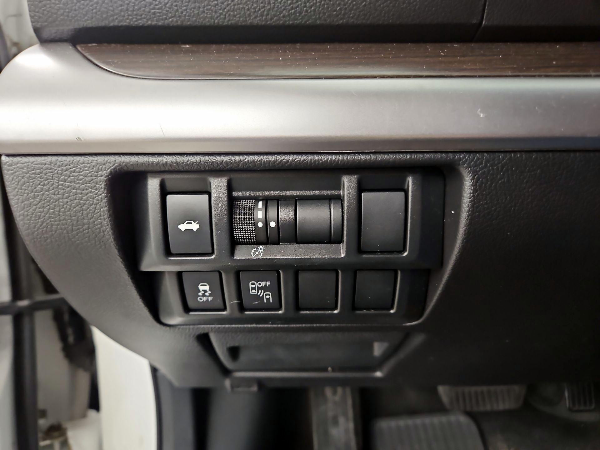 Thumbnail: 2015 Subaru Legacy - 13