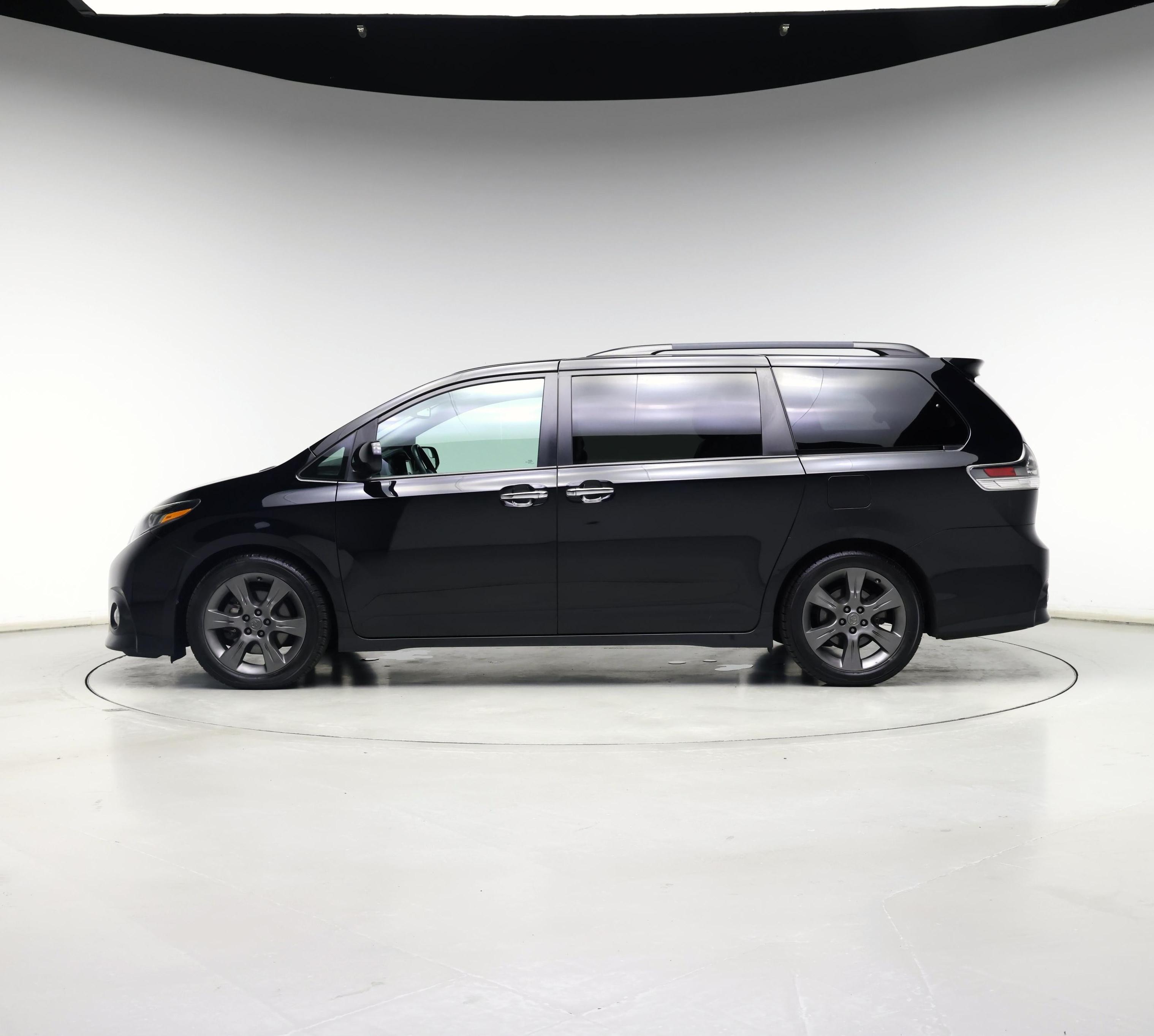 Thumbnail: 2015 Toyota Sienna - 3