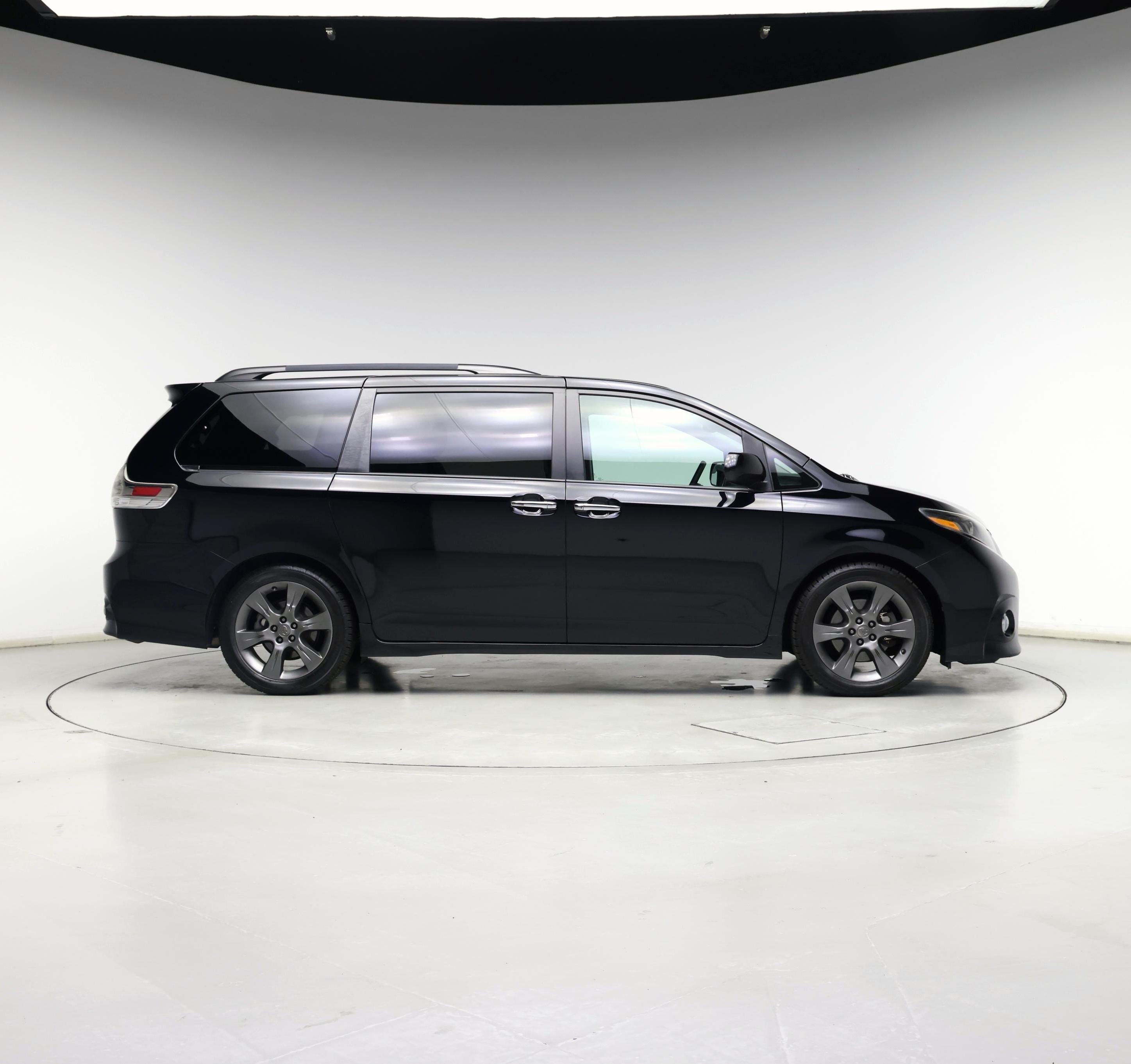 Thumbnail: 2015 Toyota Sienna - 7