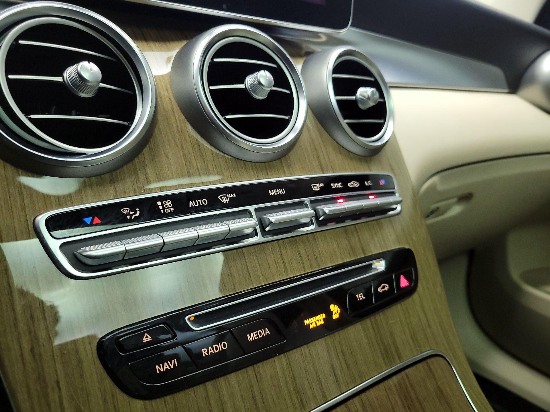 Thumbnail: 2019 Mercedes-Benz GLC - 17