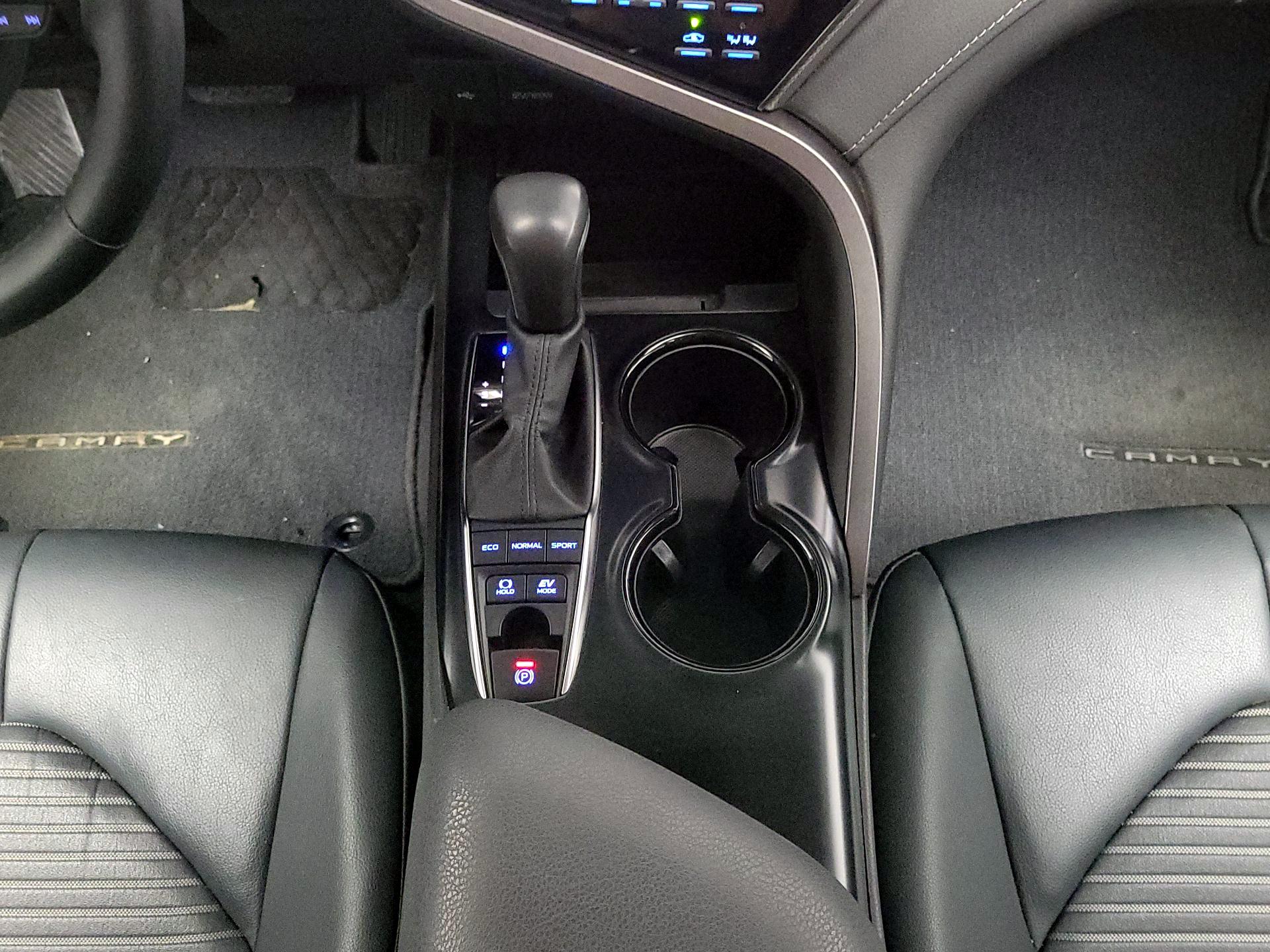 Thumbnail: 2020 Toyota Camry - 17