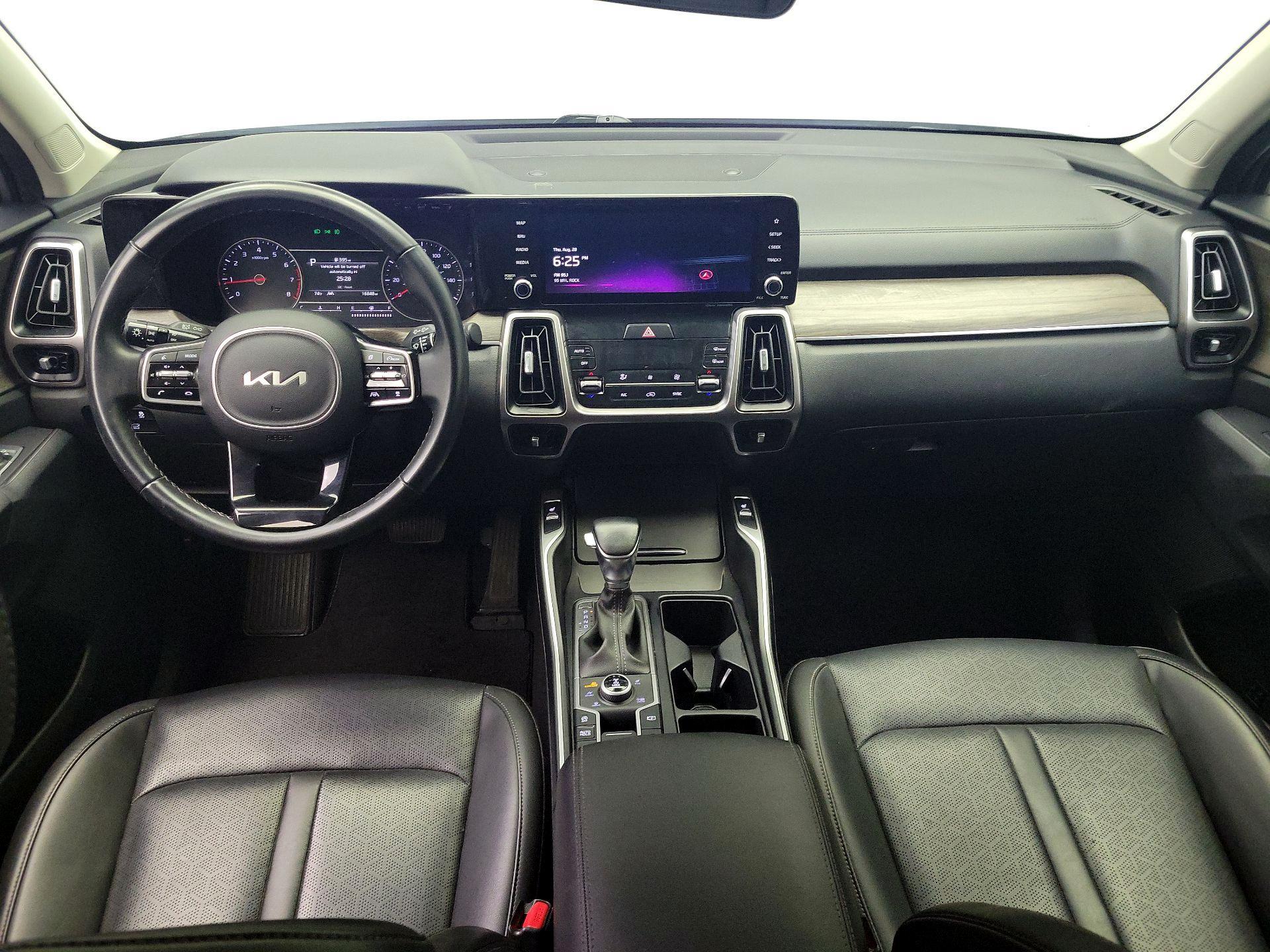 Thumbnail: 2023 Kia Sorento - 9
