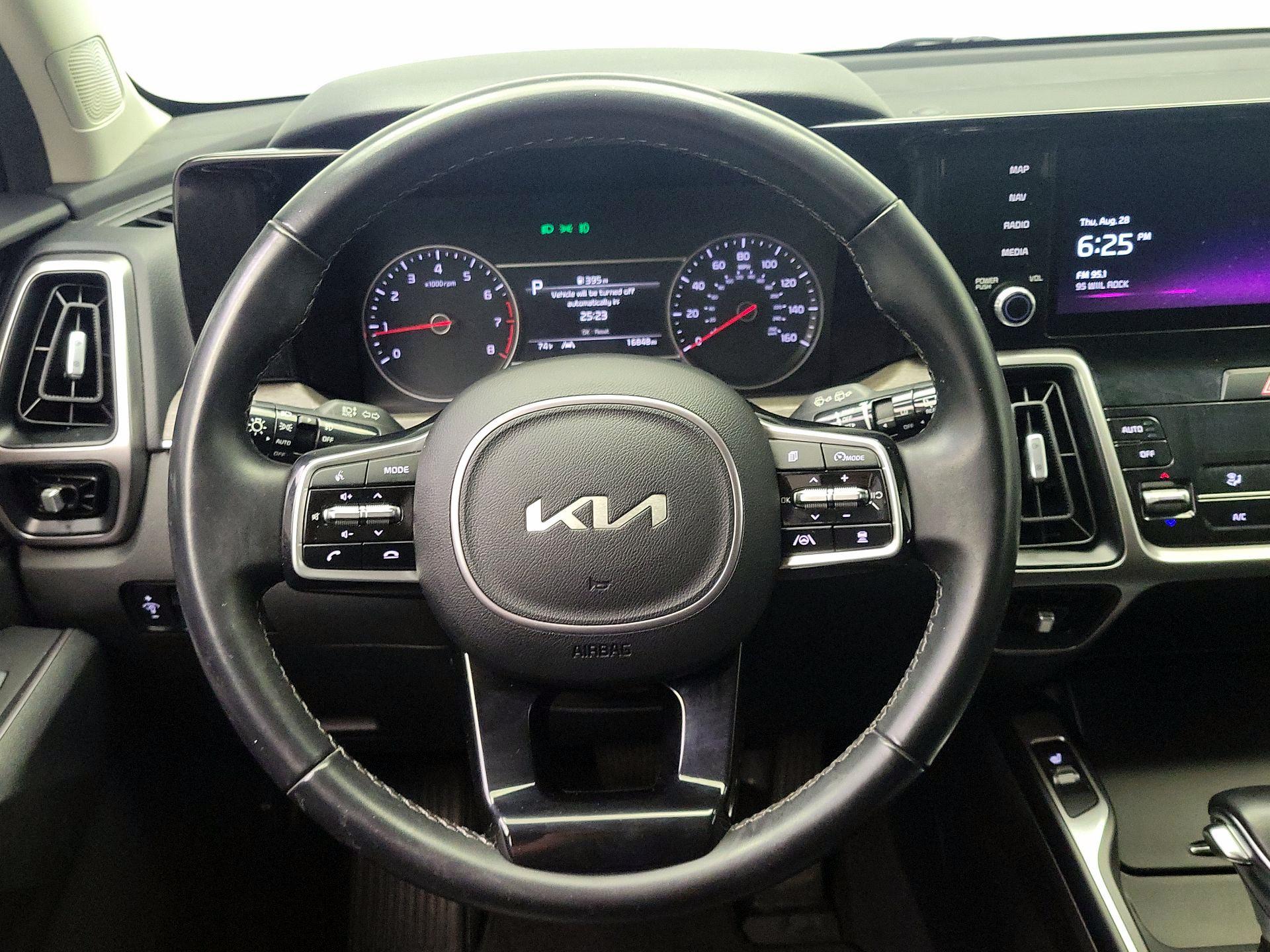 Thumbnail: 2023 Kia Sorento - 10