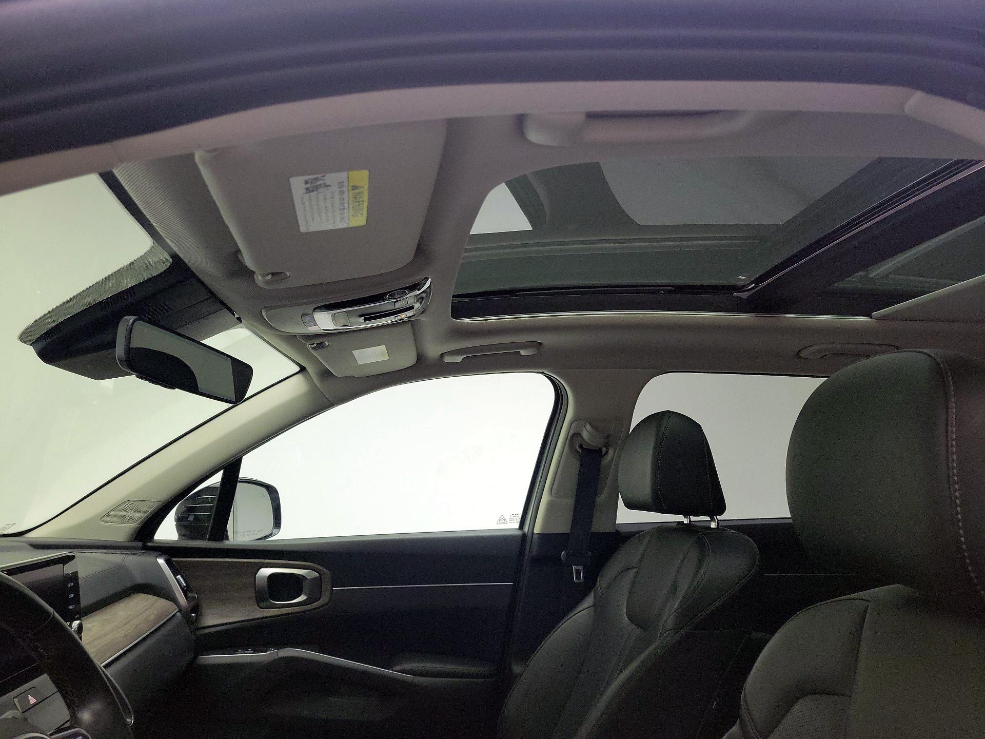 Thumbnail: 2023 Kia Sorento - 20