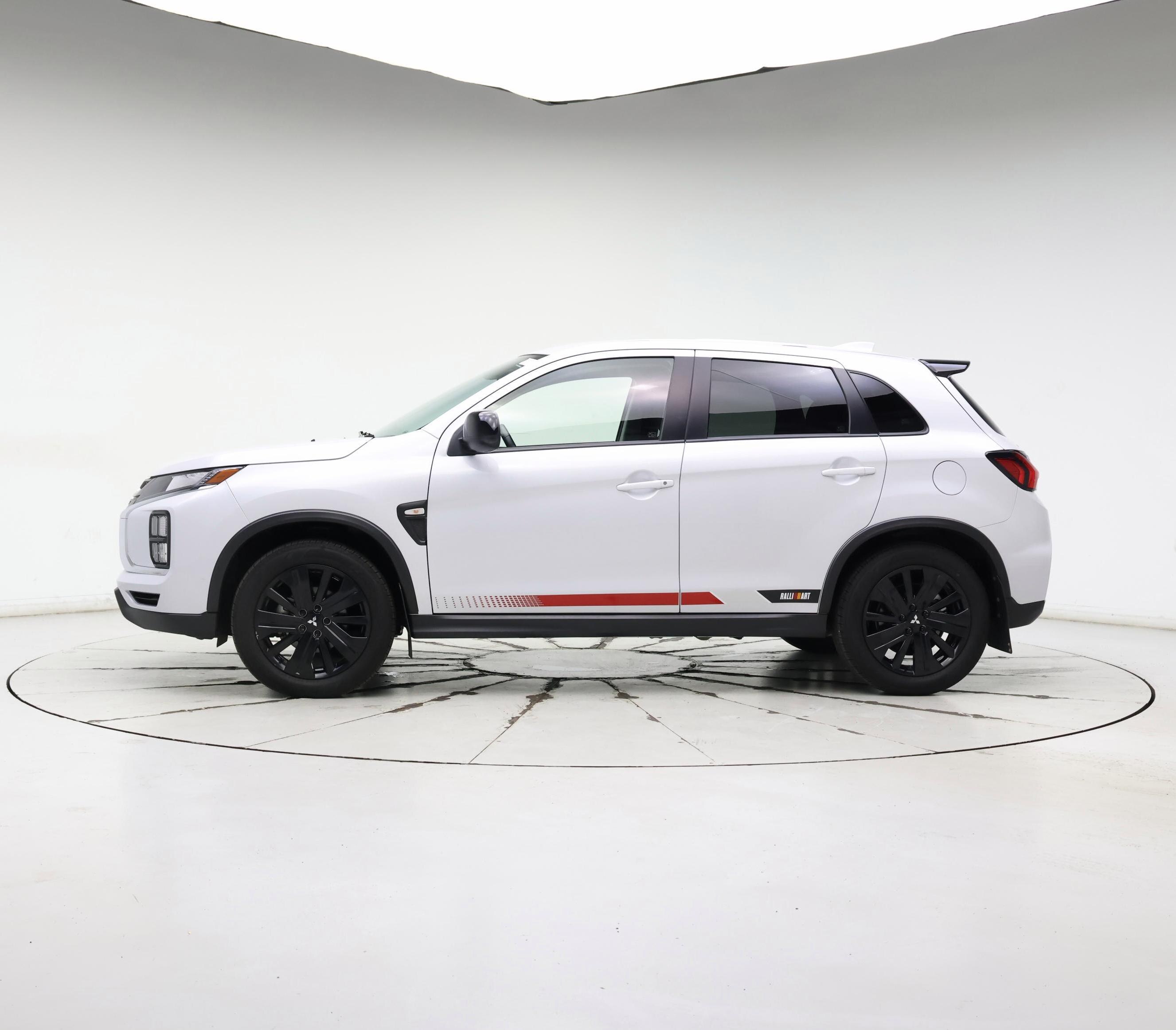 Thumbnail: 2023 Mitsubishi Outlander Sport - 3