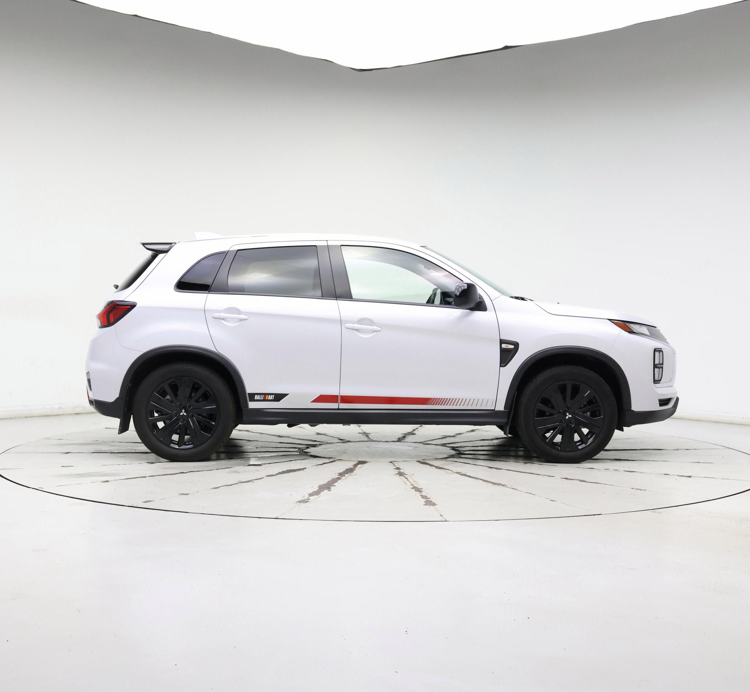 Thumbnail: 2023 Mitsubishi Outlander Sport - 7