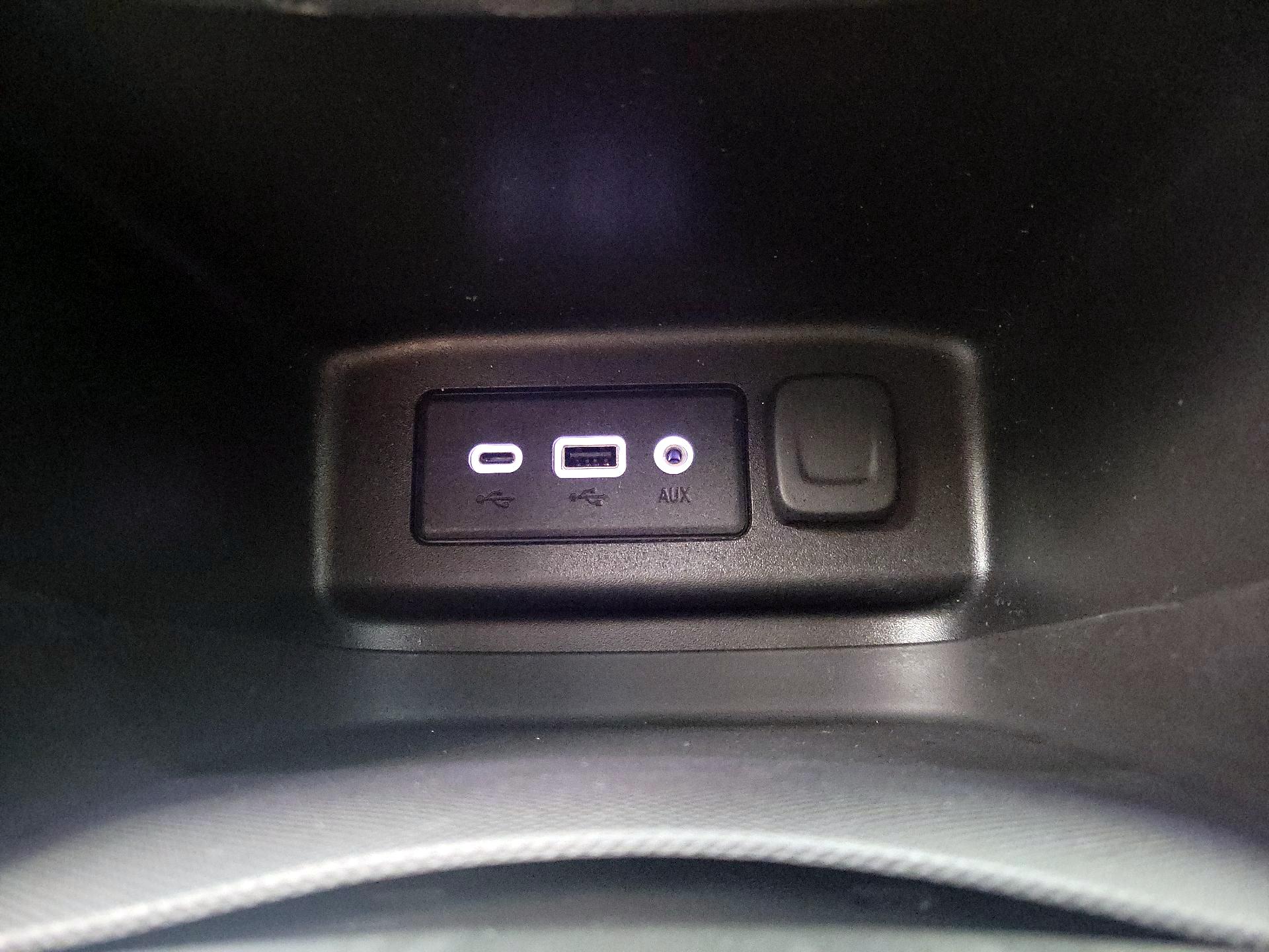 Thumbnail: 2022 Chevrolet Equinox - 18