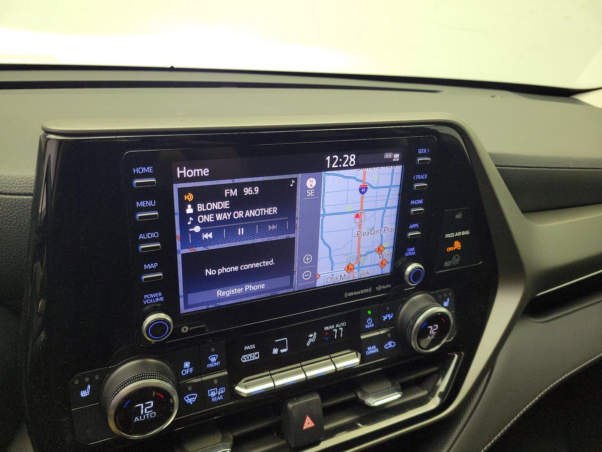 Thumbnail: 2021 Toyota Highlander - 15