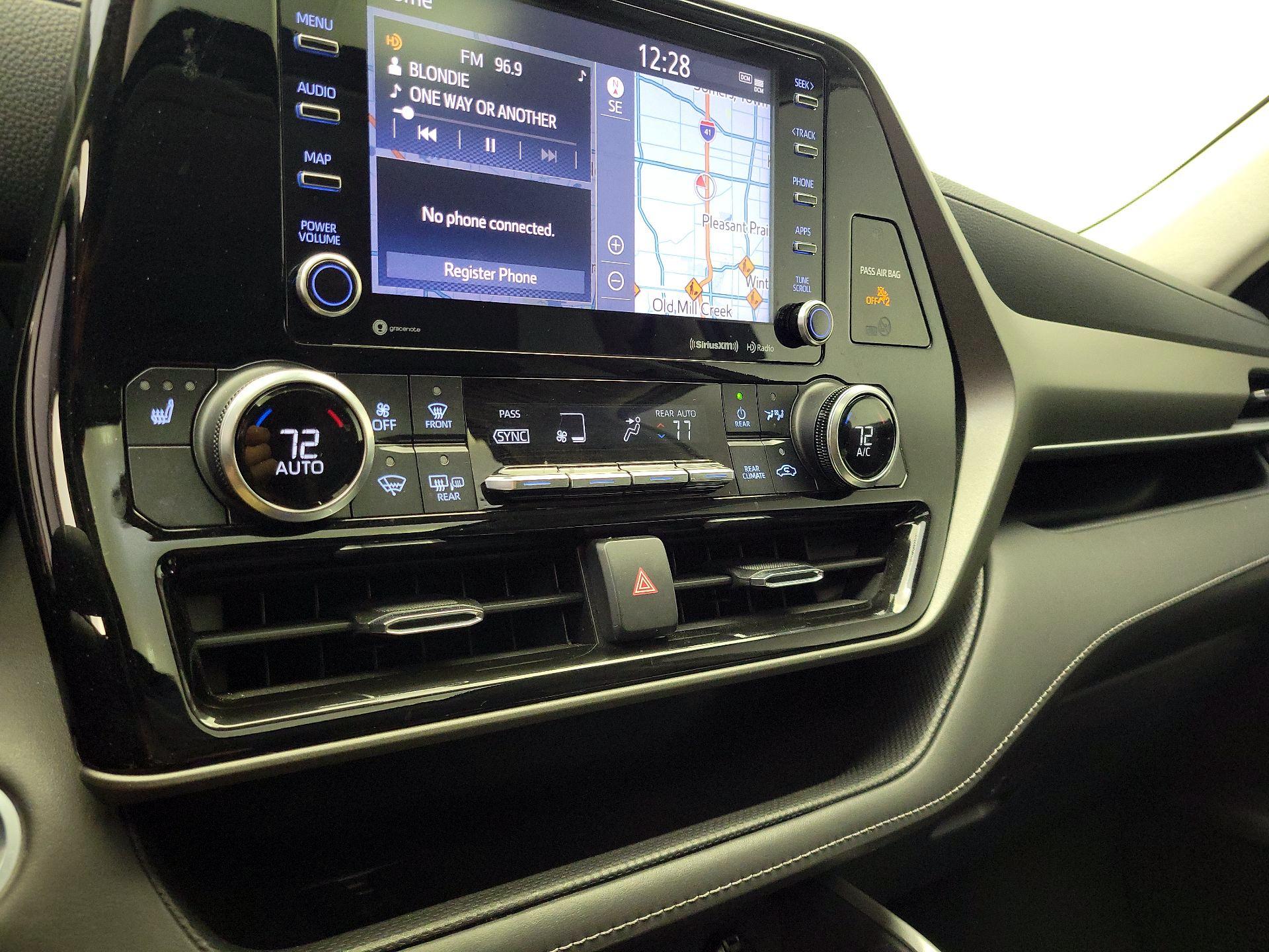 Thumbnail: 2021 Toyota Highlander - 16