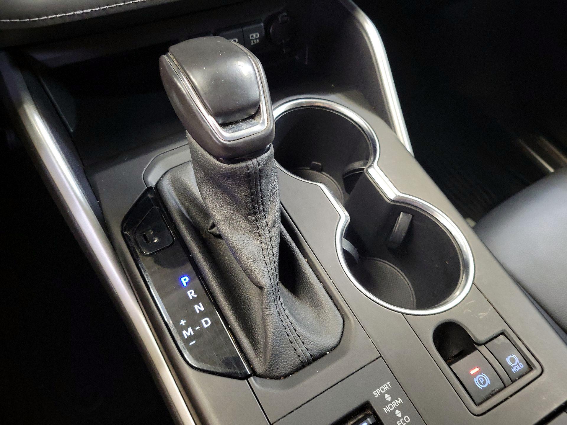 Thumbnail: 2021 Toyota Highlander - 17