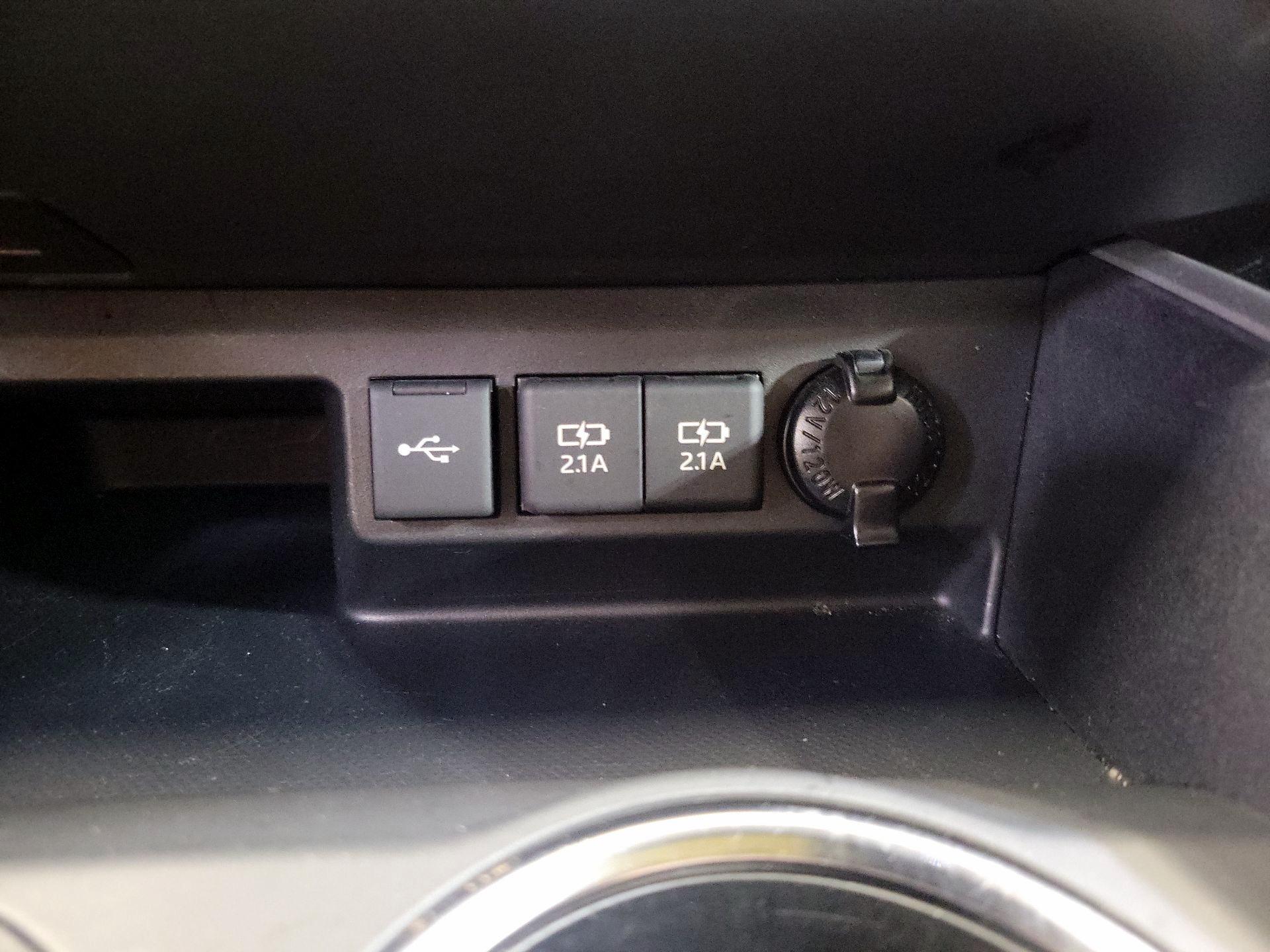 Thumbnail: 2021 Toyota Highlander - 18