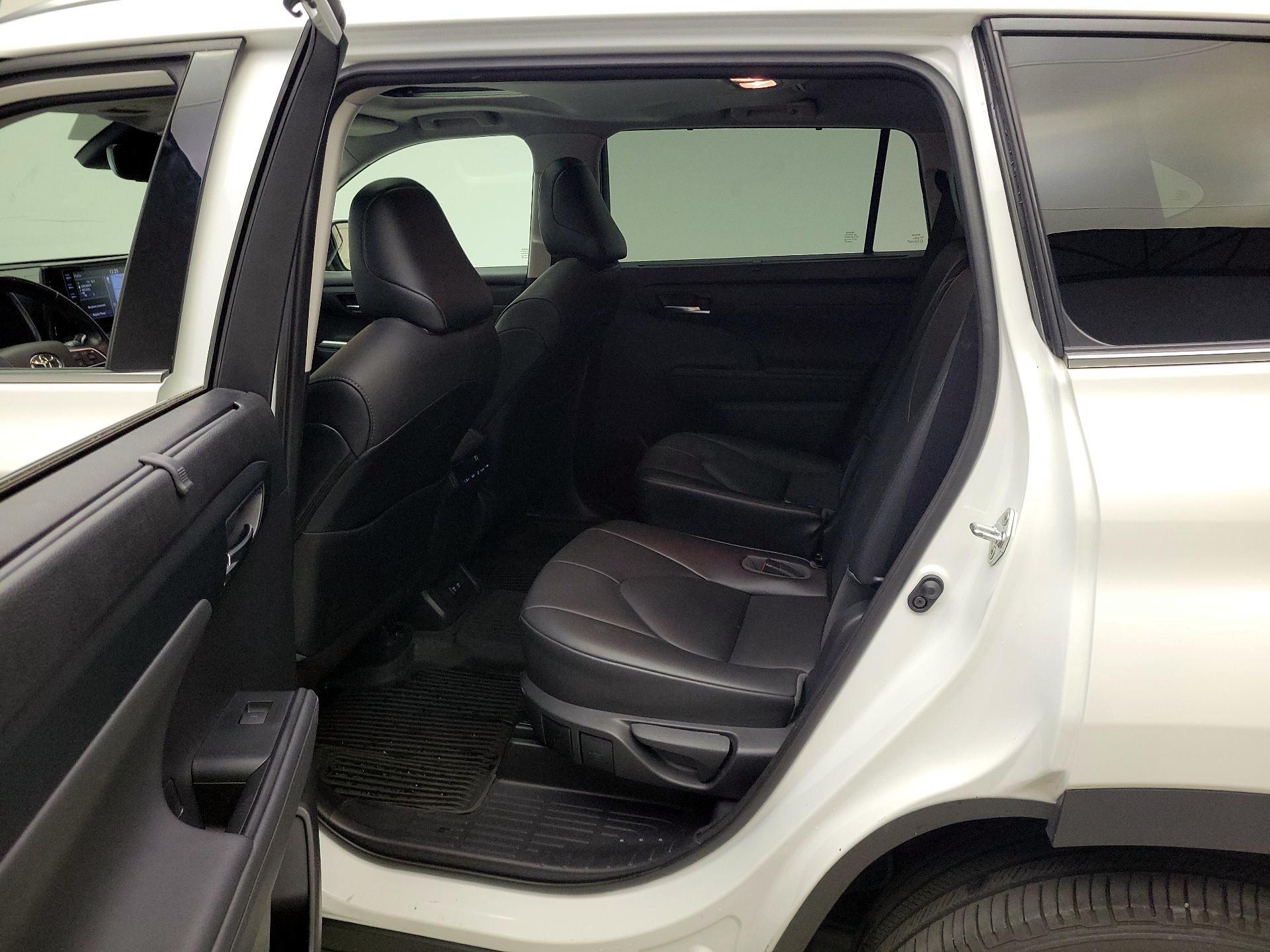 Thumbnail: 2021 Toyota Highlander - 20