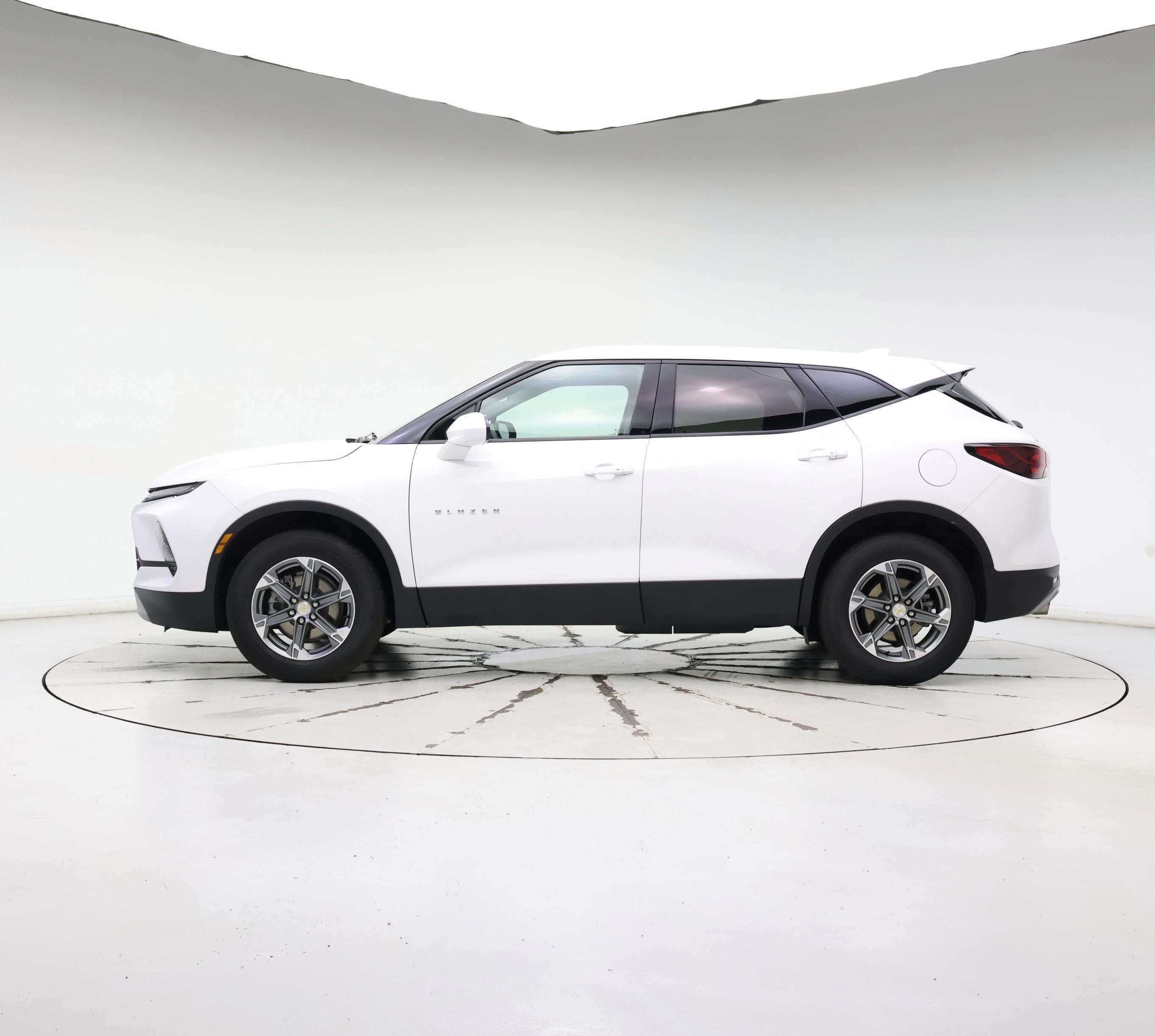 Thumbnail: 2023 Chevrolet Blazer - 3