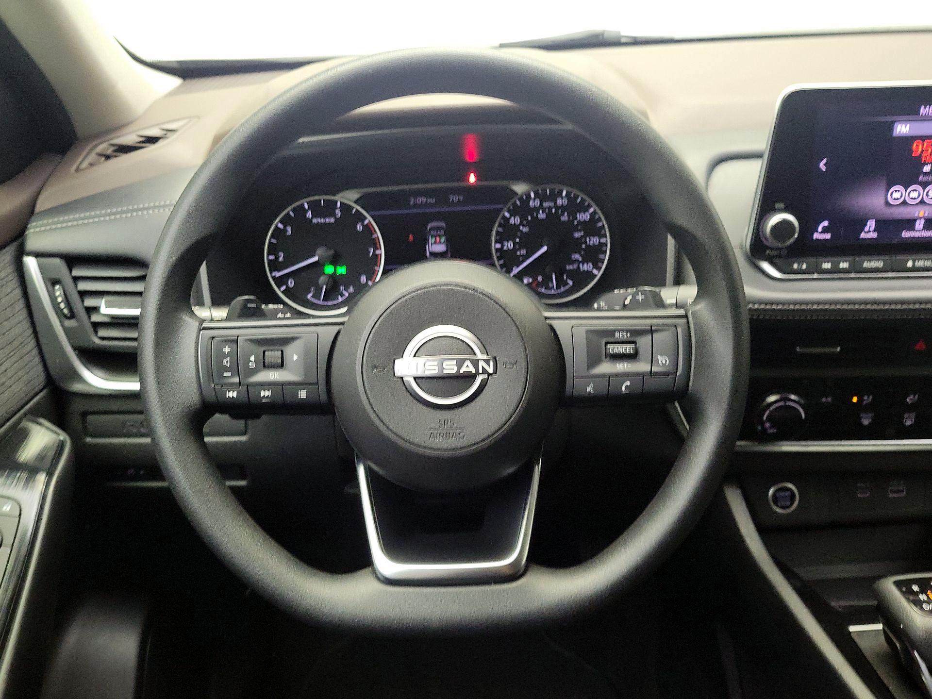 Thumbnail: 2023 Nissan Rogue - 10