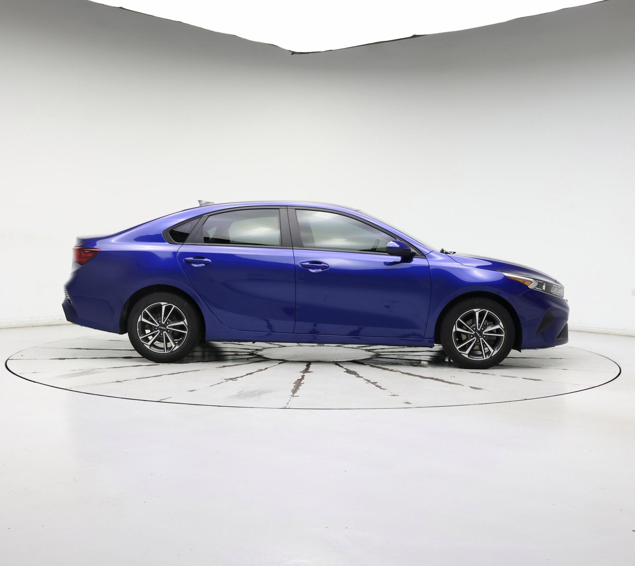 Thumbnail: 2023 Kia Forte - 7