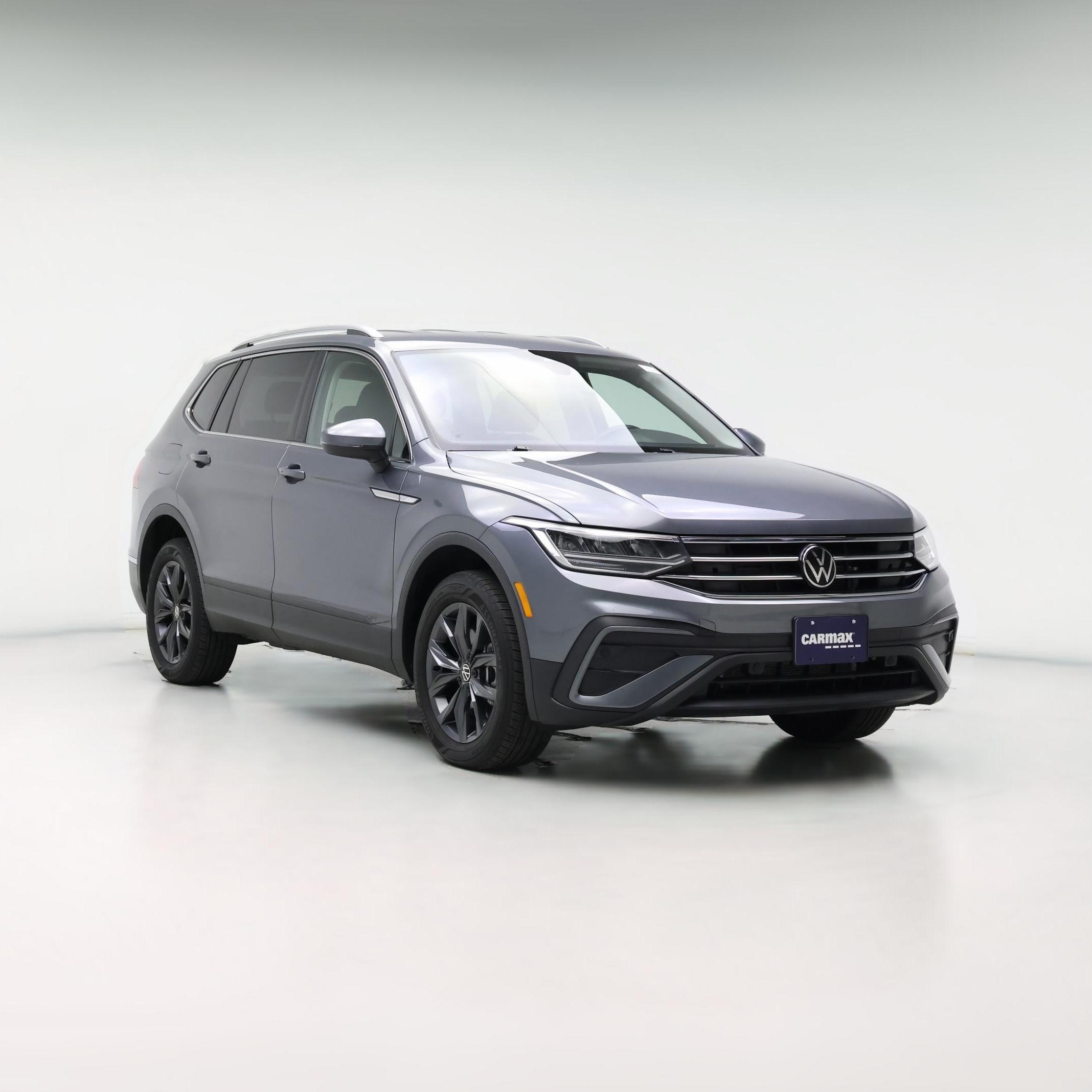 Thumbnail: 2023 Volkswagen Tiguan - 1