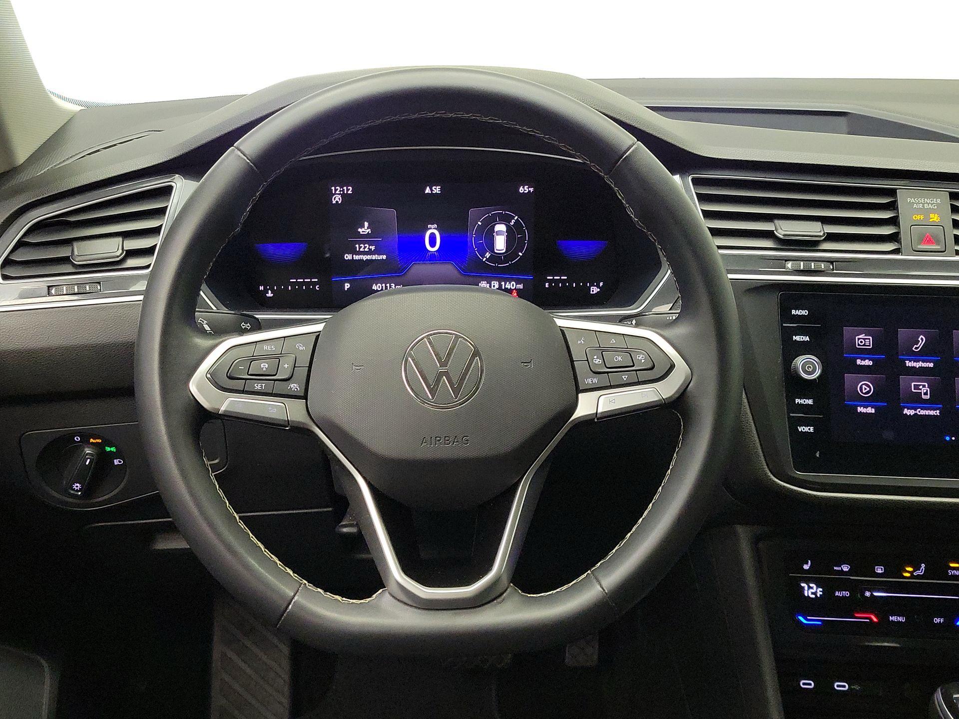 Thumbnail: 2023 Volkswagen Tiguan - 10