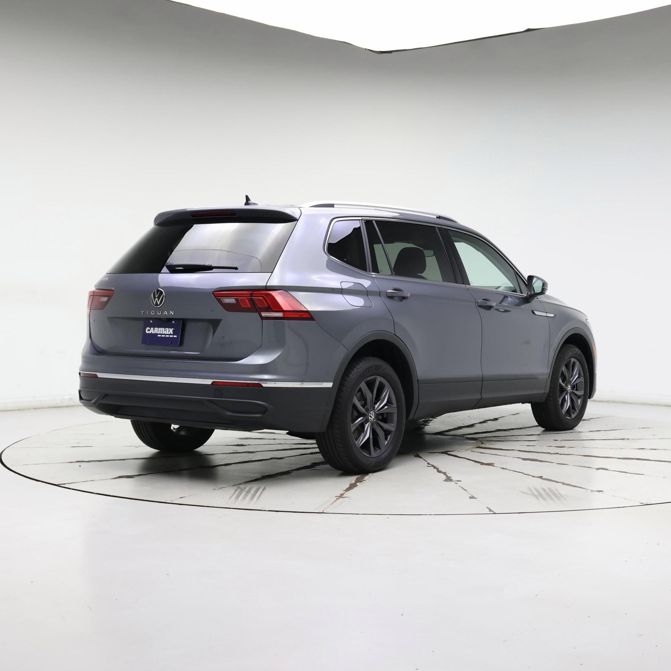 Thumbnail: 2023 Volkswagen Tiguan - 8