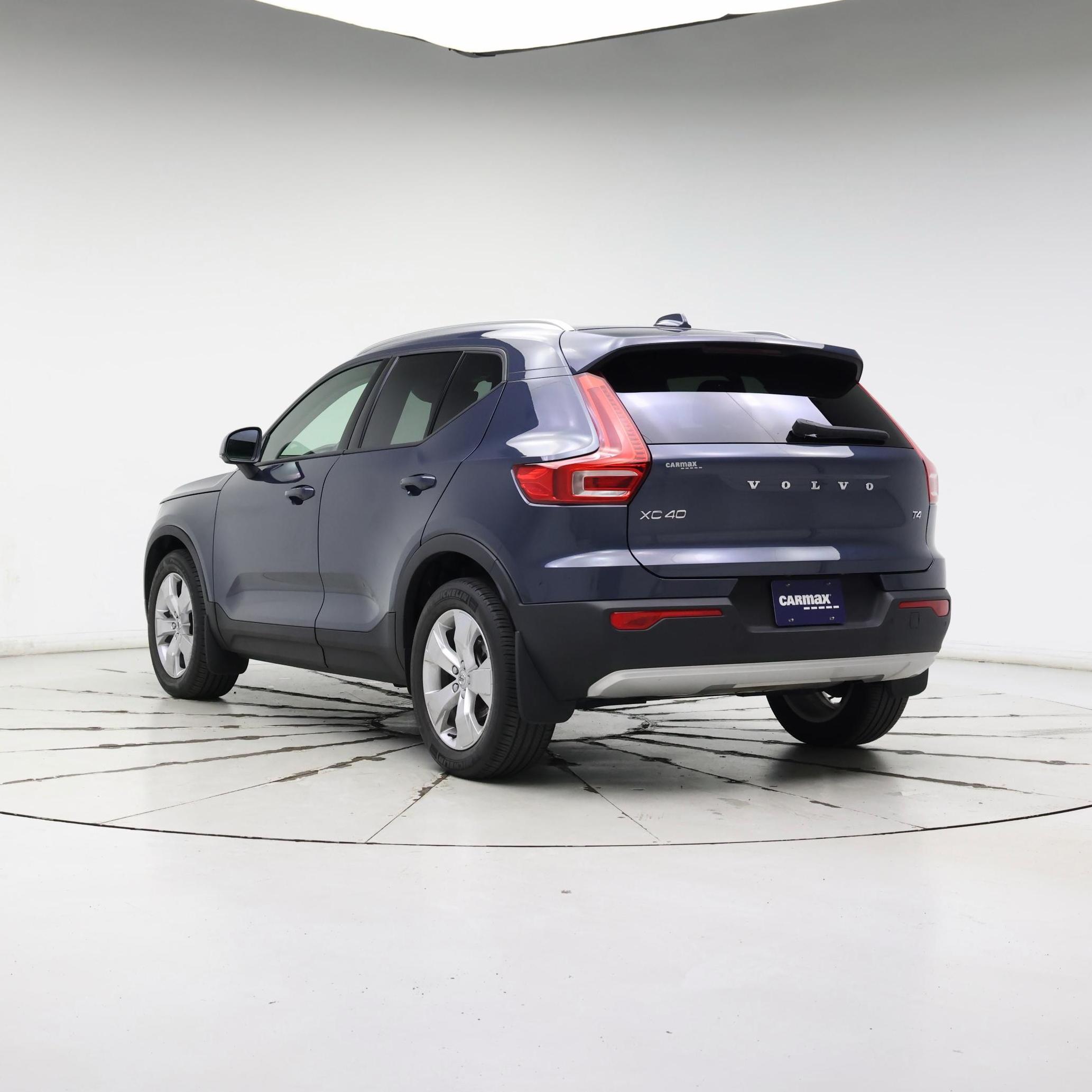 Thumbnail: 2022 Volvo XC40 - 2