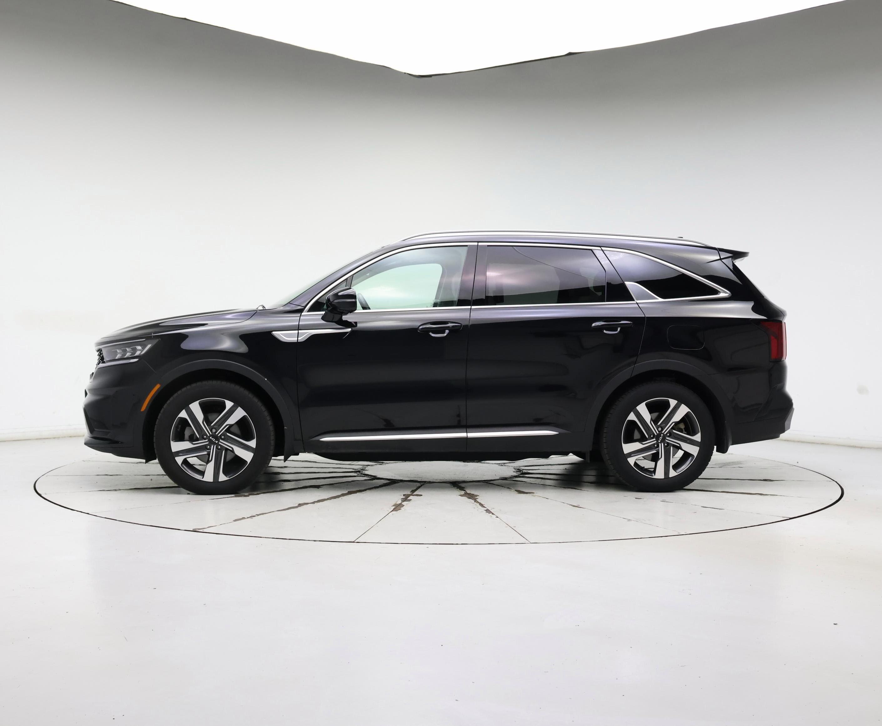 Thumbnail: 2023 Kia Sorento - 3