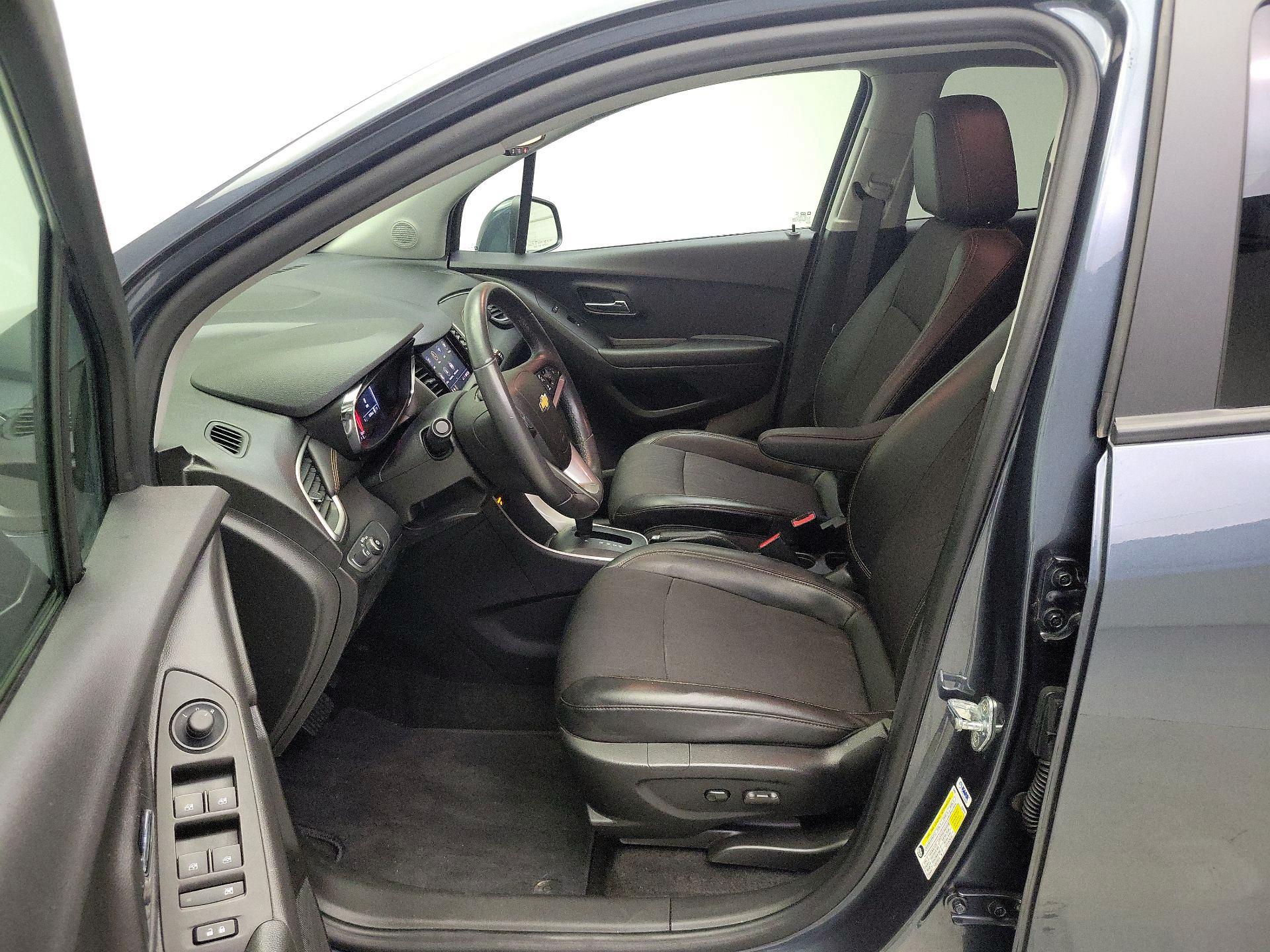 Thumbnail: 2022 Chevrolet Trax - 11
