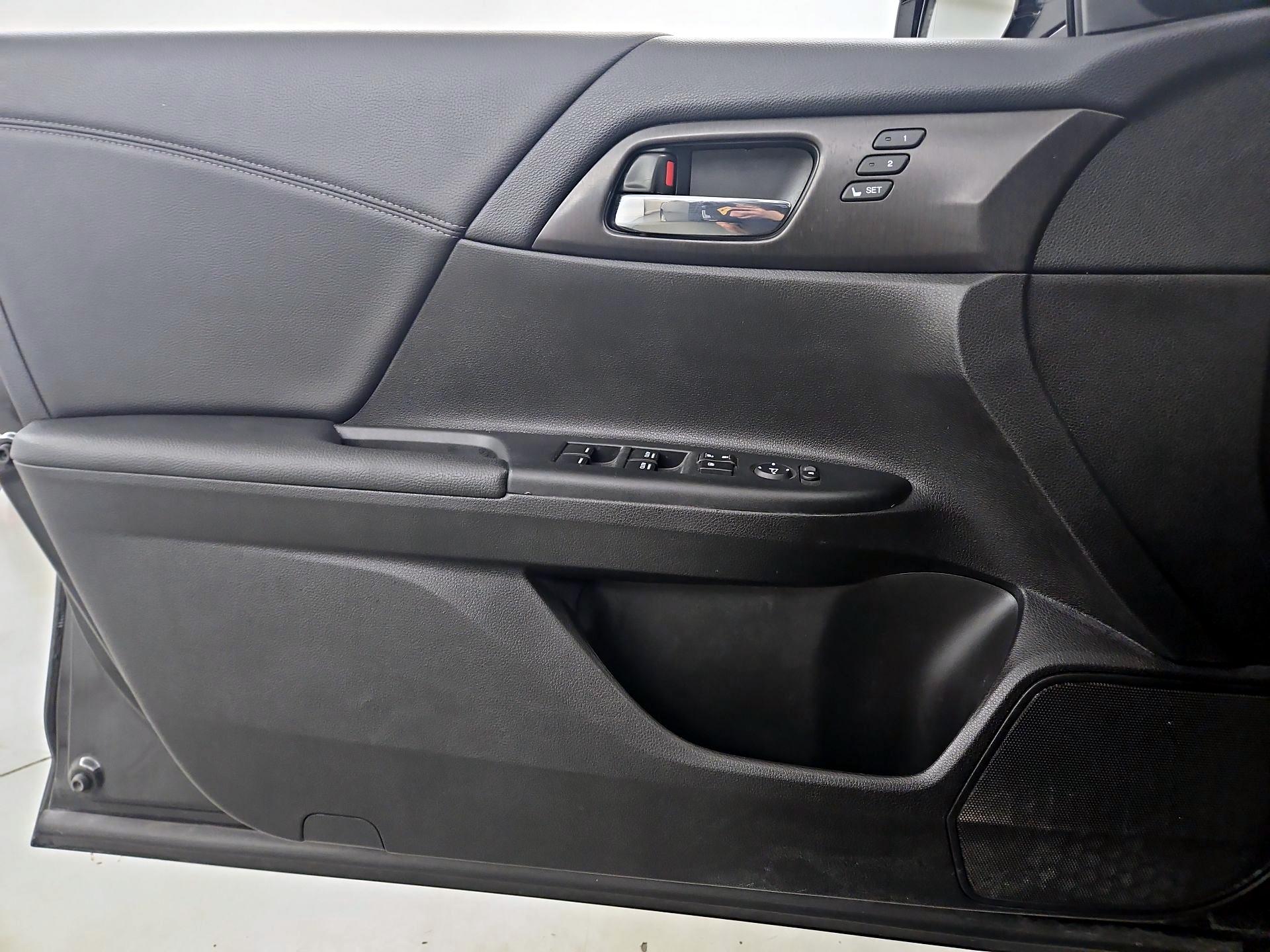 Thumbnail: 2015 Honda Accord - 12
