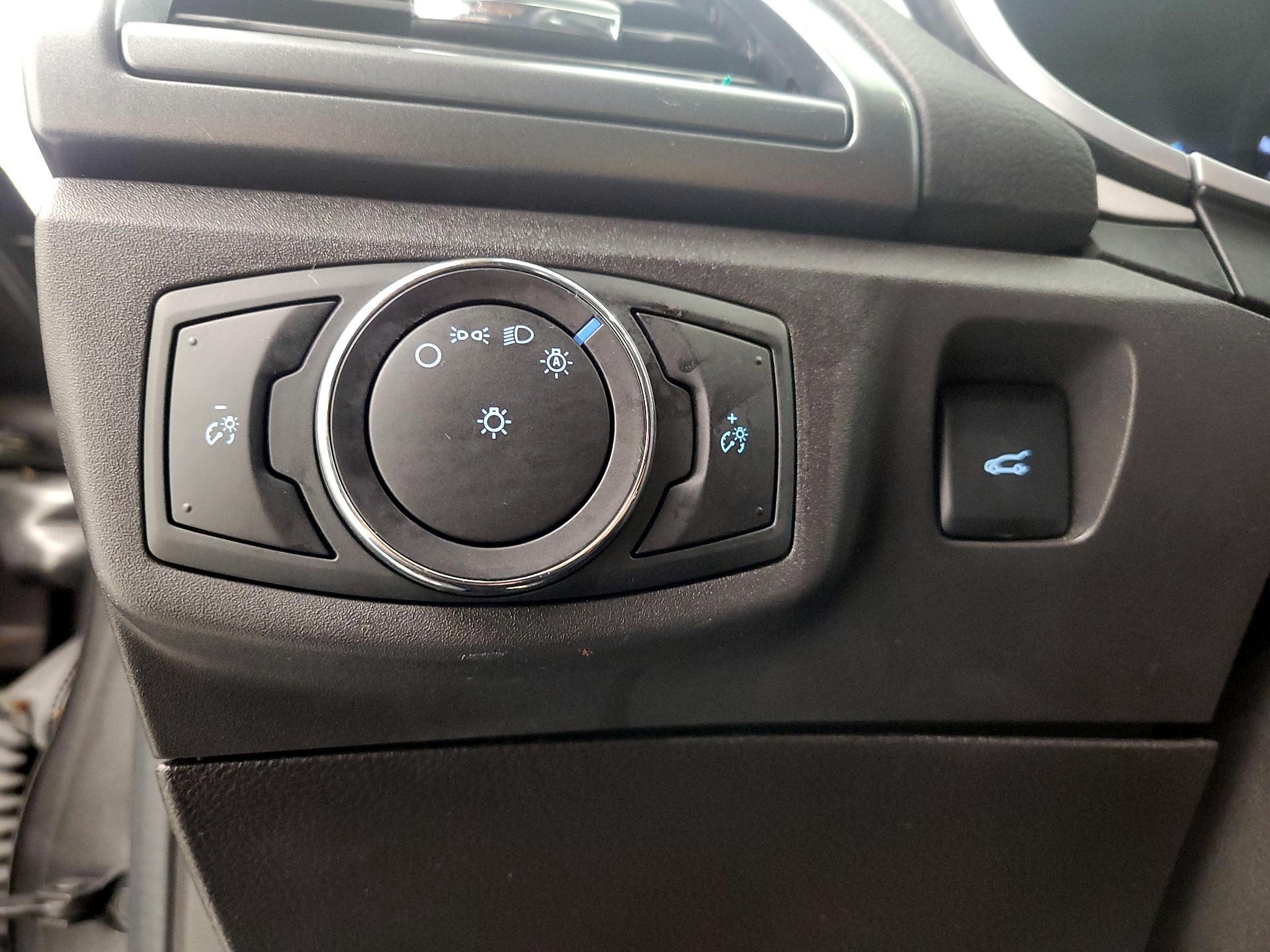 Thumbnail: 2016 Ford Fusion - 13