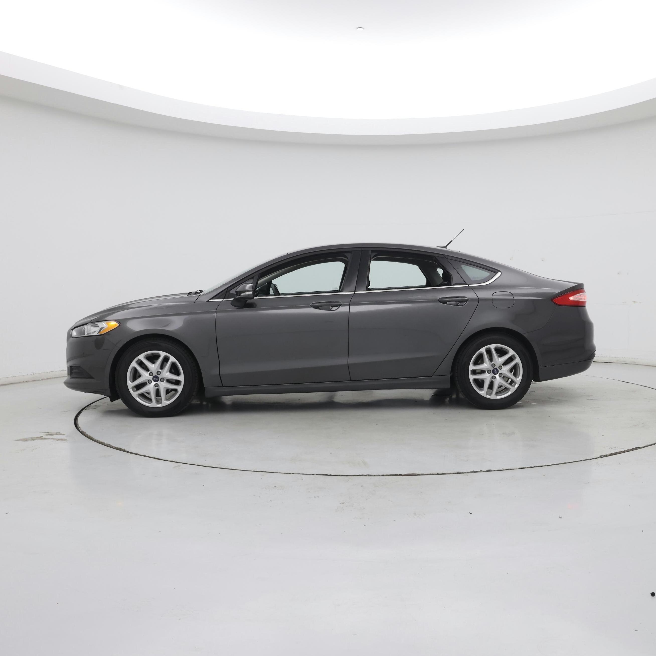 Thumbnail: 2016 Ford Fusion - 3