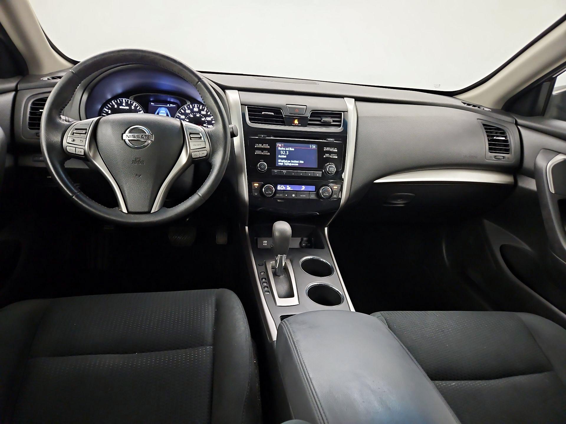 Thumbnail: 2015 Nissan Altima - 9