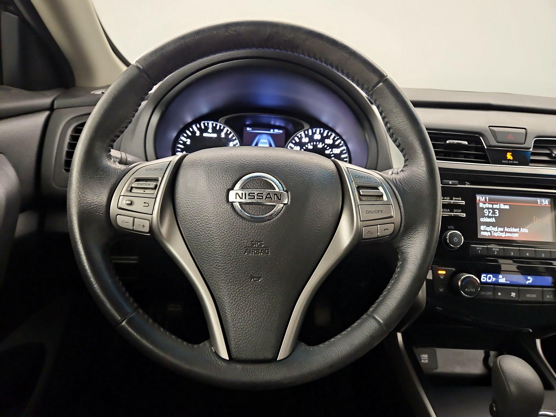 Thumbnail: 2015 Nissan Altima - 10