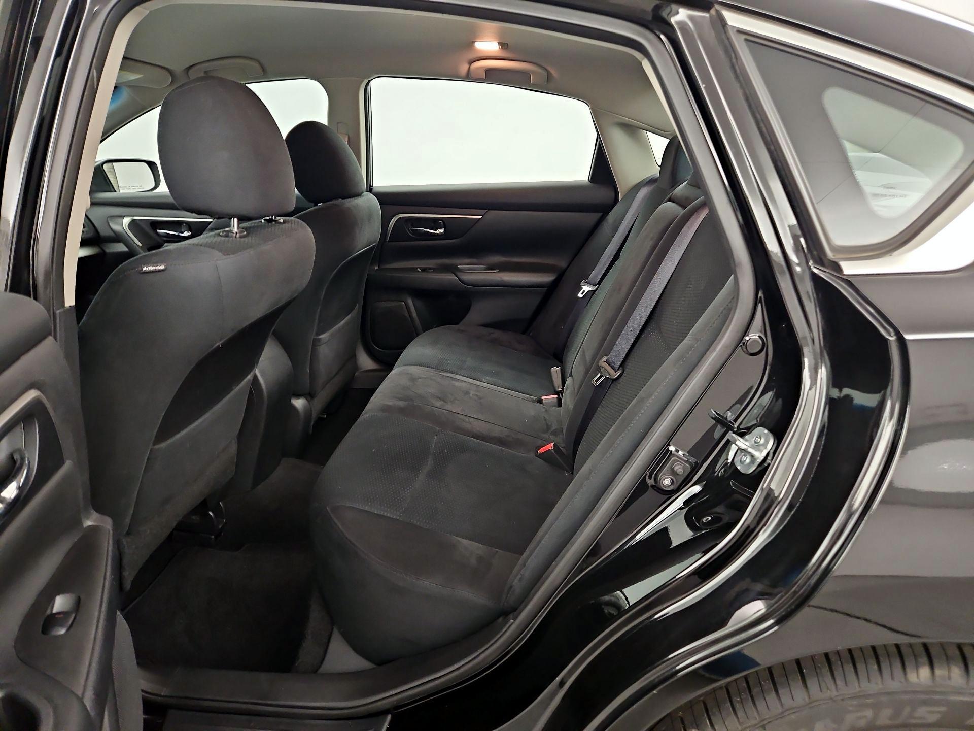 Thumbnail: 2015 Nissan Altima - 19