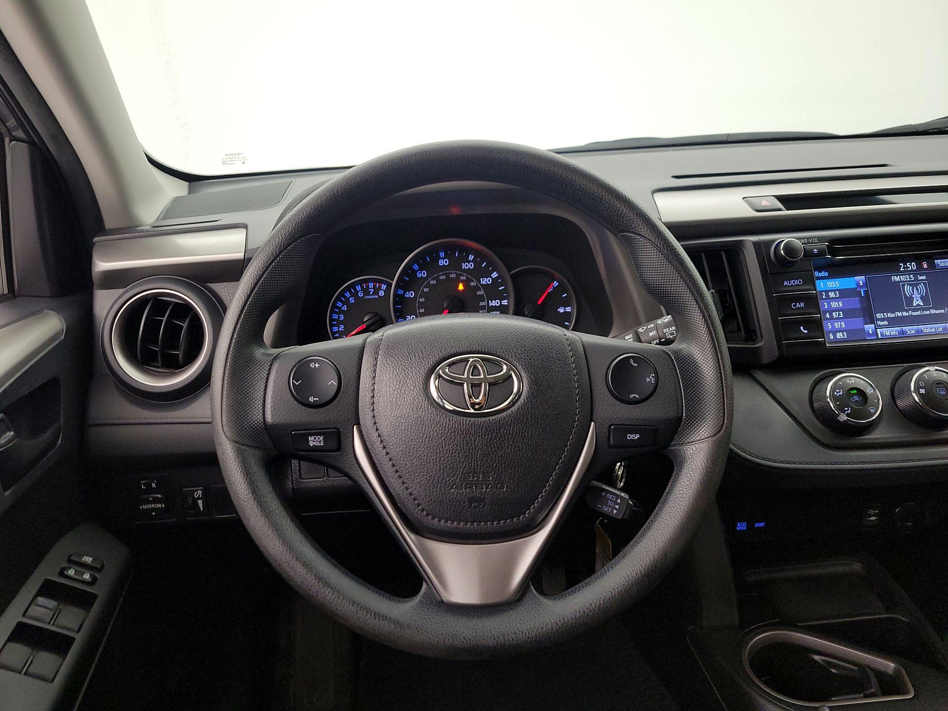 Thumbnail: 2016 Toyota RAV4 - 10