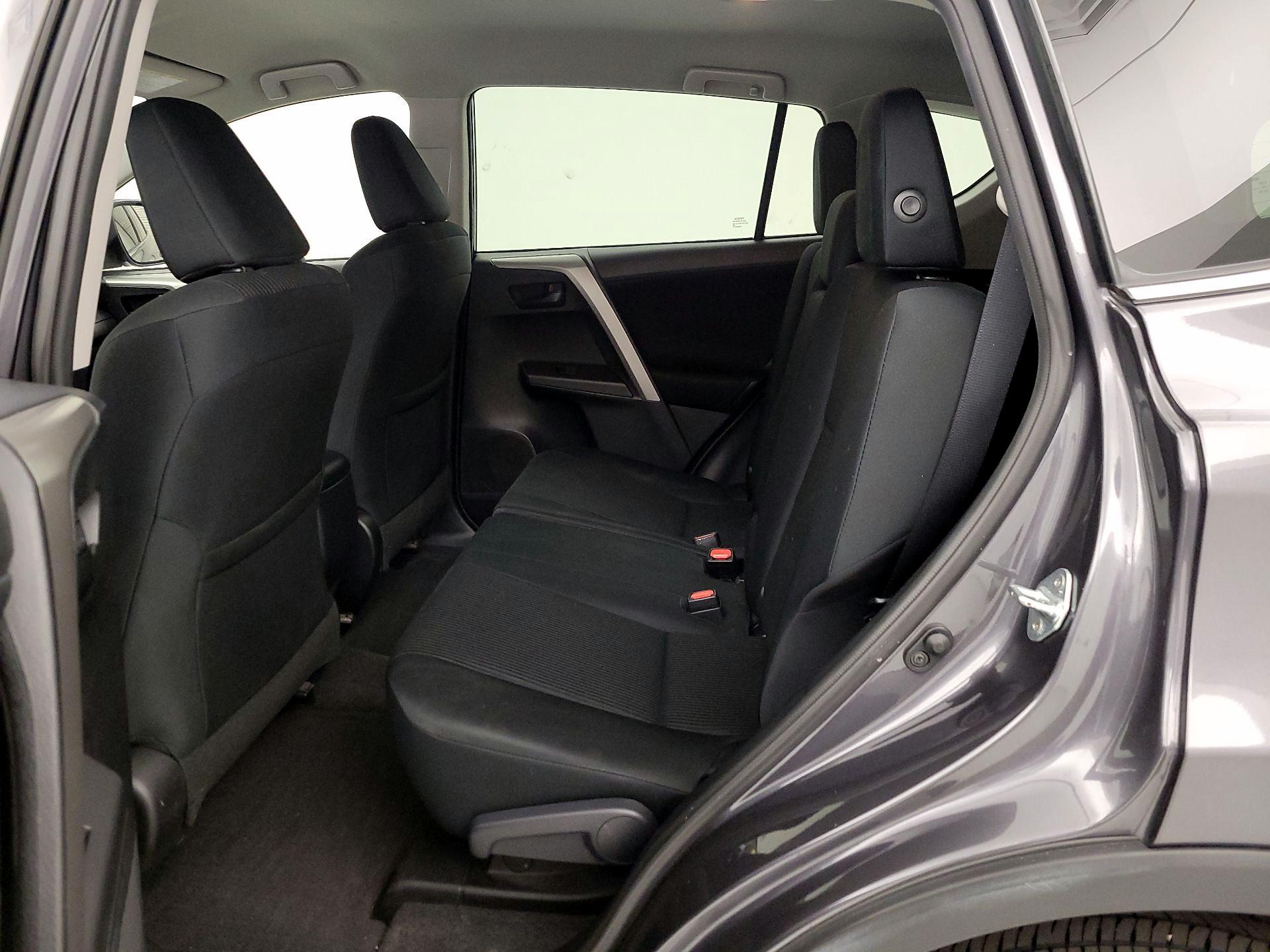 Thumbnail: 2016 Toyota RAV4 - 19