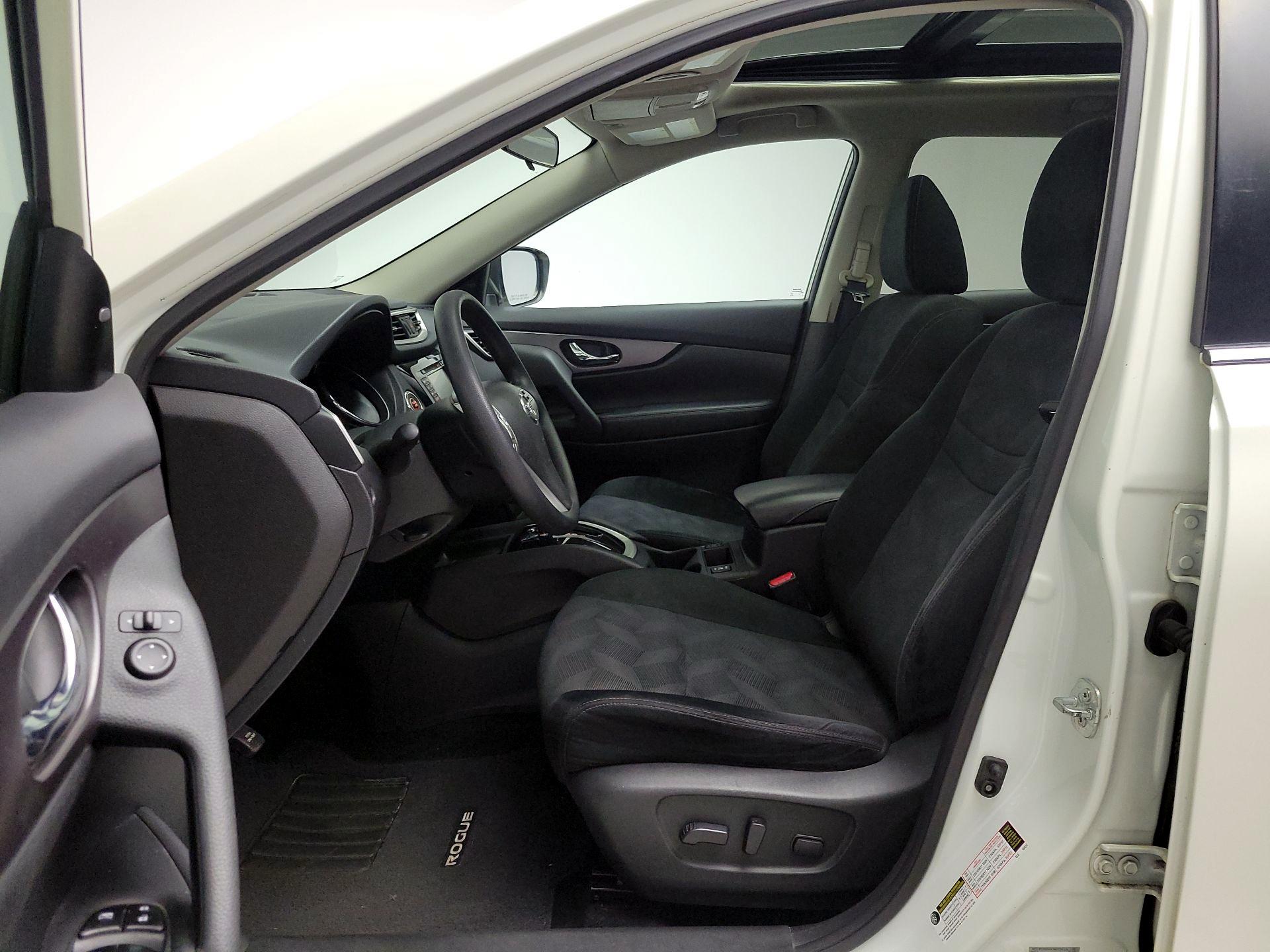 Thumbnail: 2016 Nissan Rogue - 11