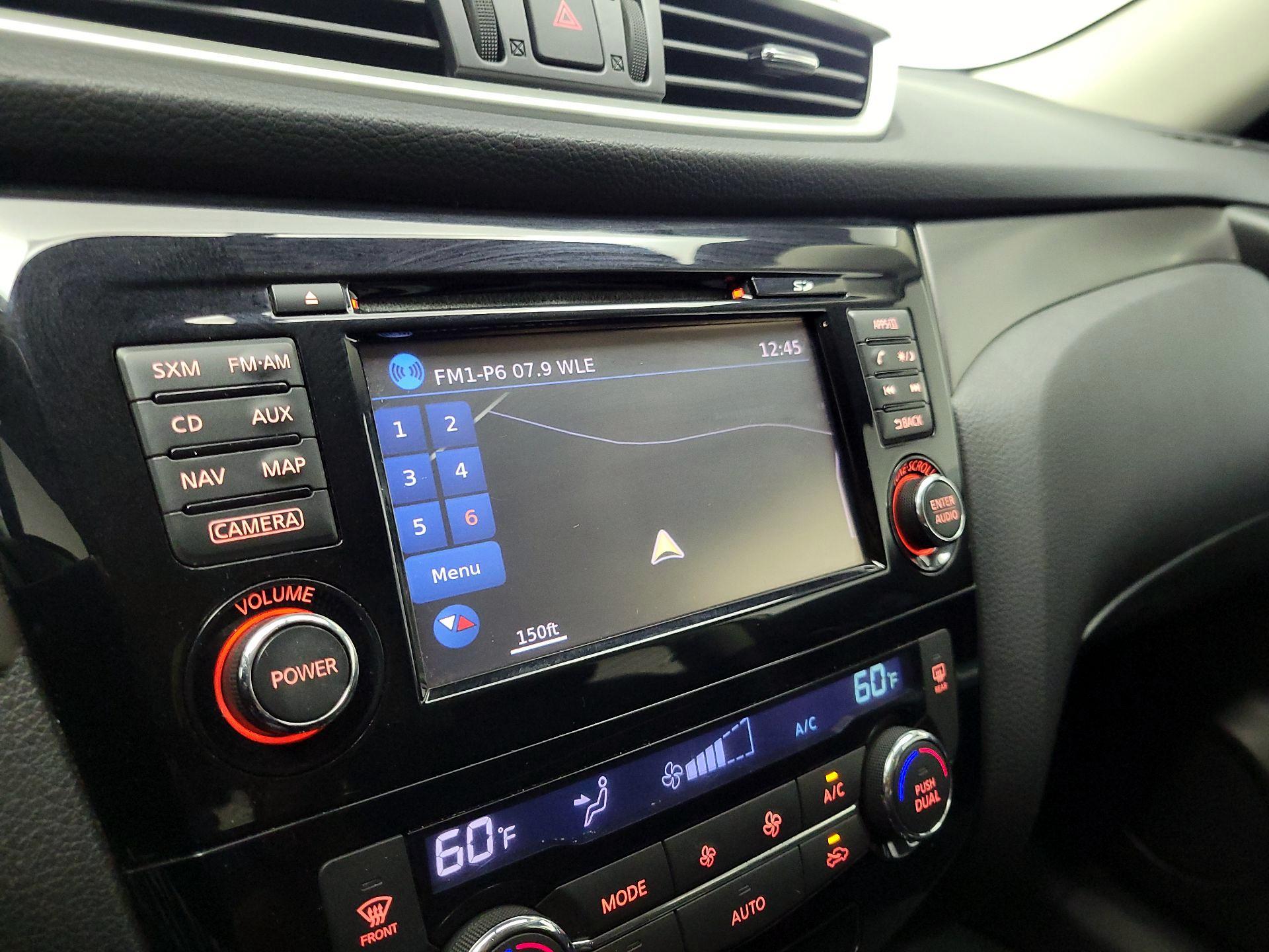 Thumbnail: 2016 Nissan Rogue - 14
