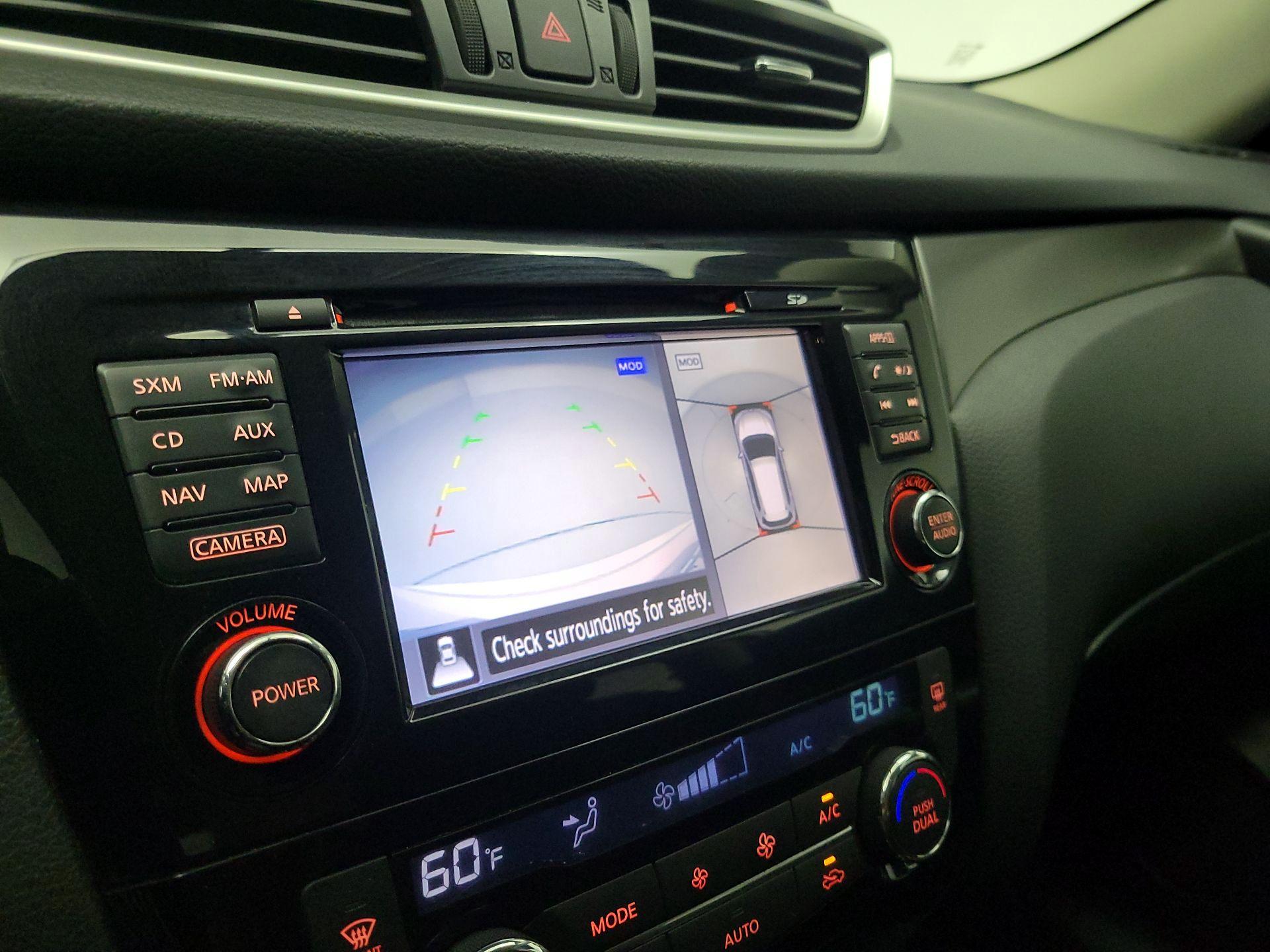 Thumbnail: 2016 Nissan Rogue - 15