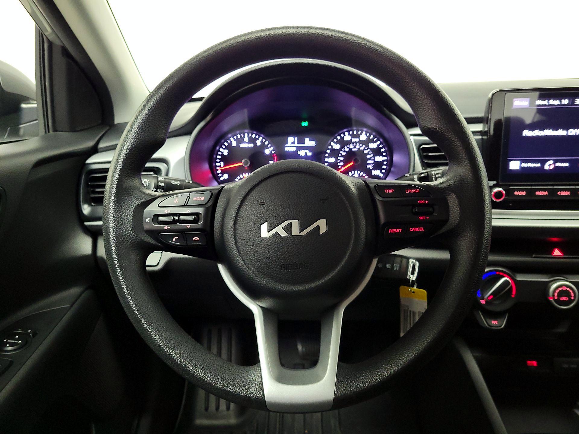 Thumbnail: 2022 Kia Rio - 10