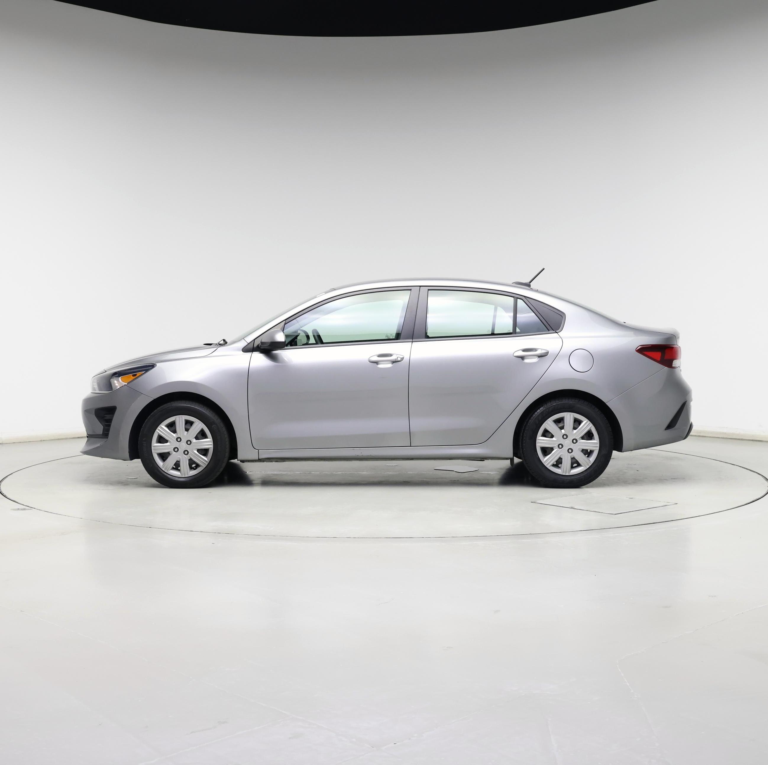 Thumbnail: 2022 Kia Rio - 3
