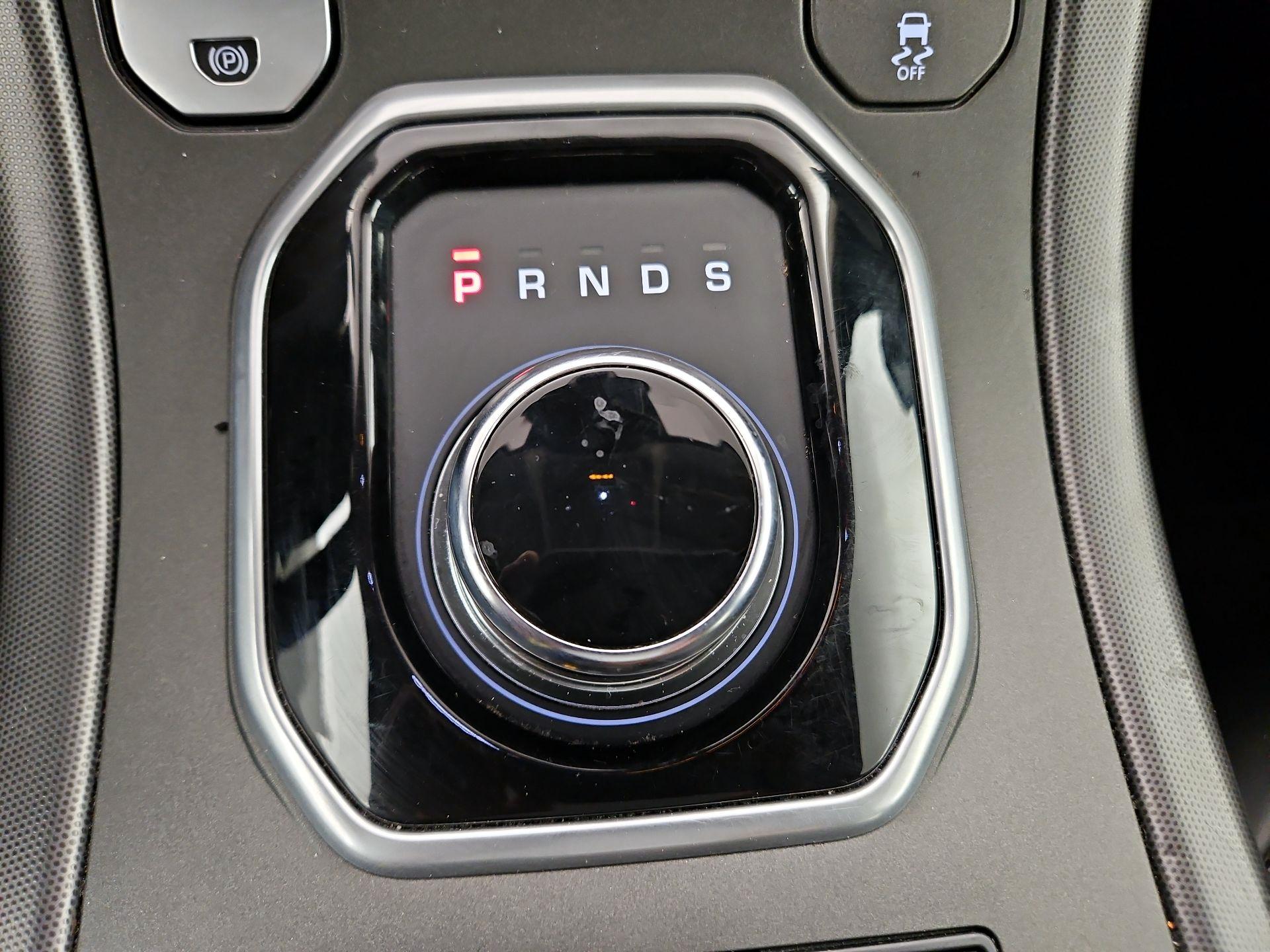 Thumbnail: 2019 Land Rover Range Rover Evoque - 15