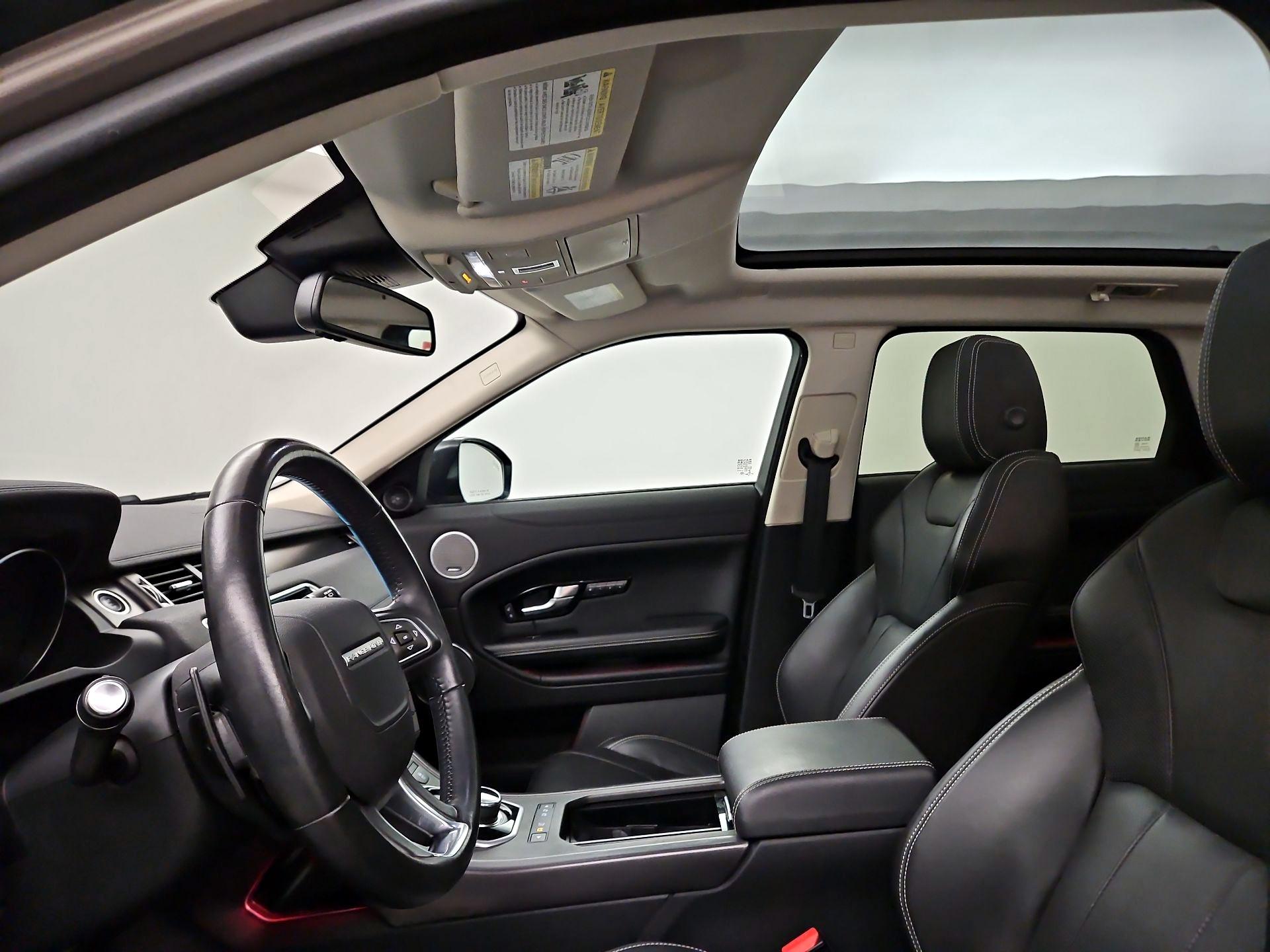Thumbnail: 2019 Land Rover Range Rover Evoque - 17