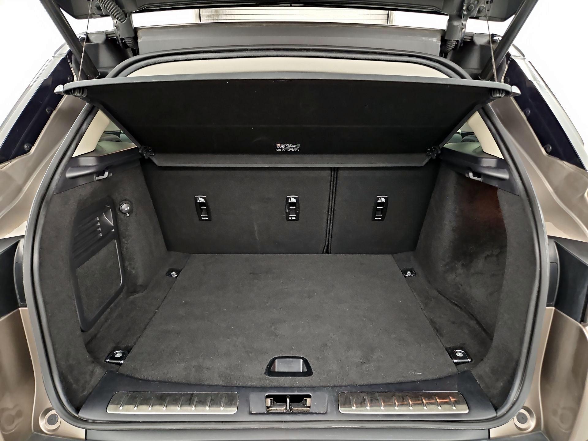 Thumbnail: 2019 Land Rover Range Rover Evoque - 19
