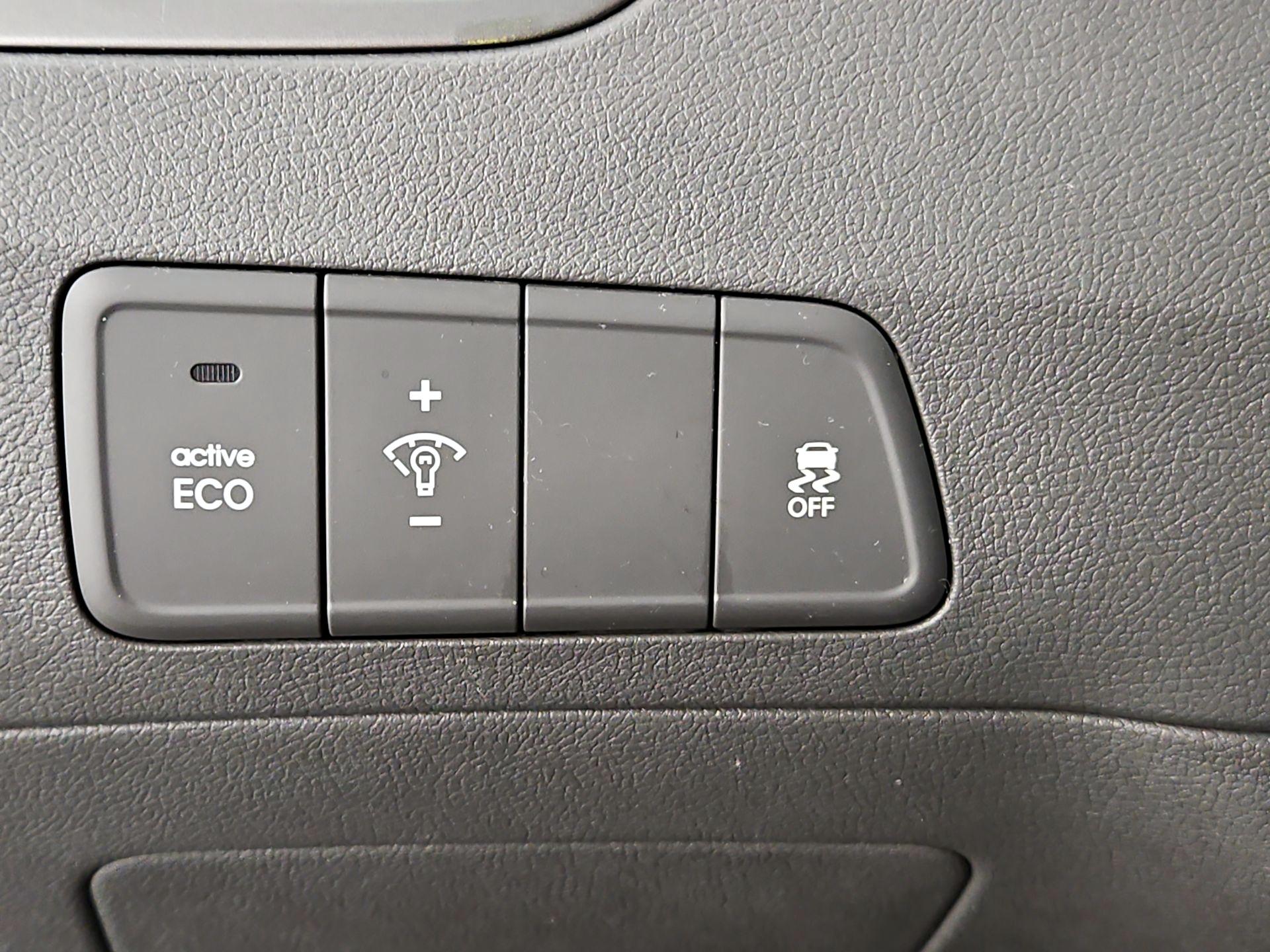 Thumbnail: 2016 Hyundai Elantra - 13