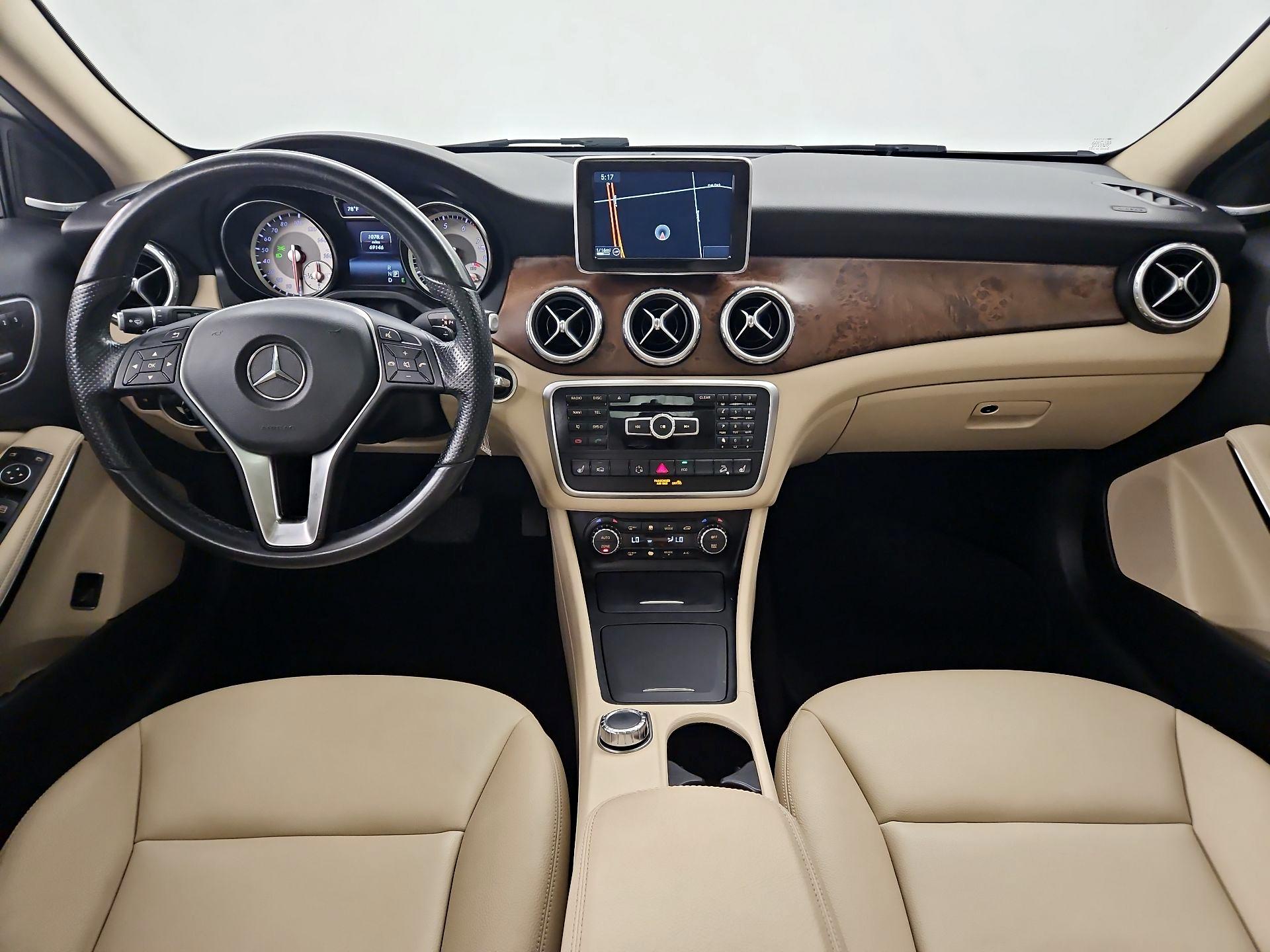 Thumbnail: 2015 Mercedes-Benz GLA - 9