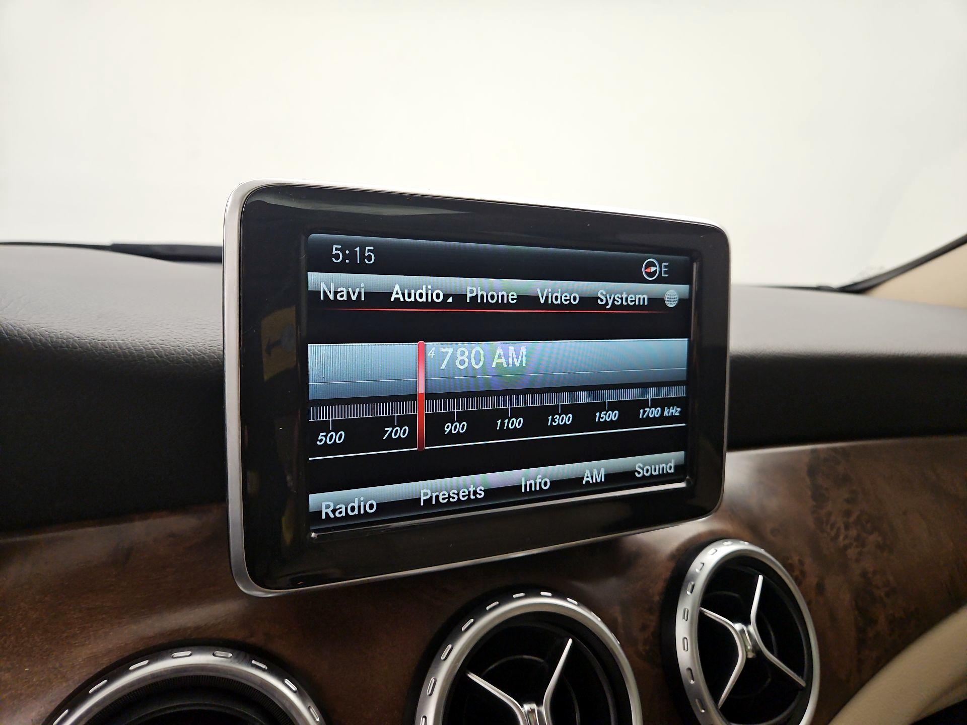 Thumbnail: 2015 Mercedes-Benz GLA - 16