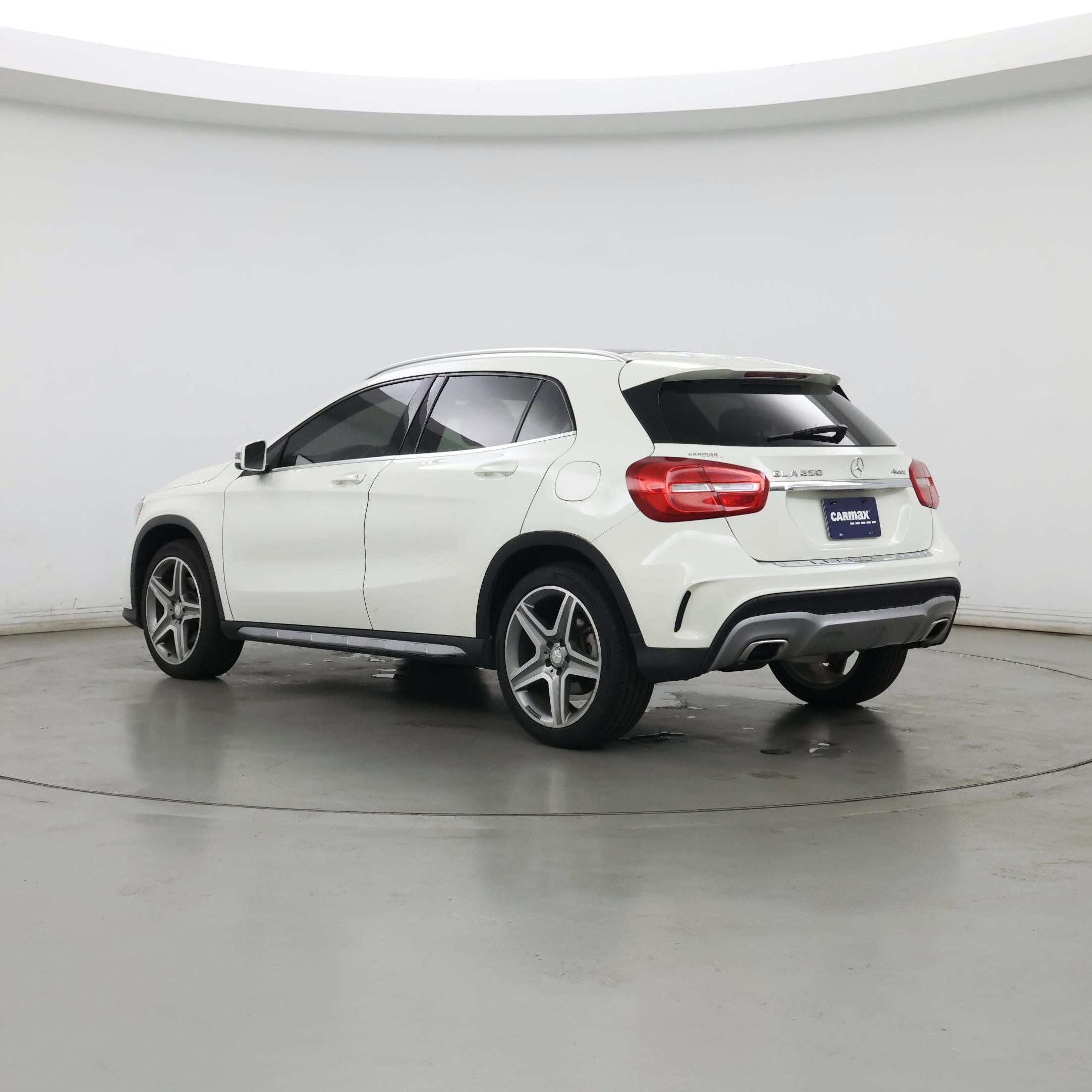 Thumbnail: 2015 Mercedes-Benz GLA - 2