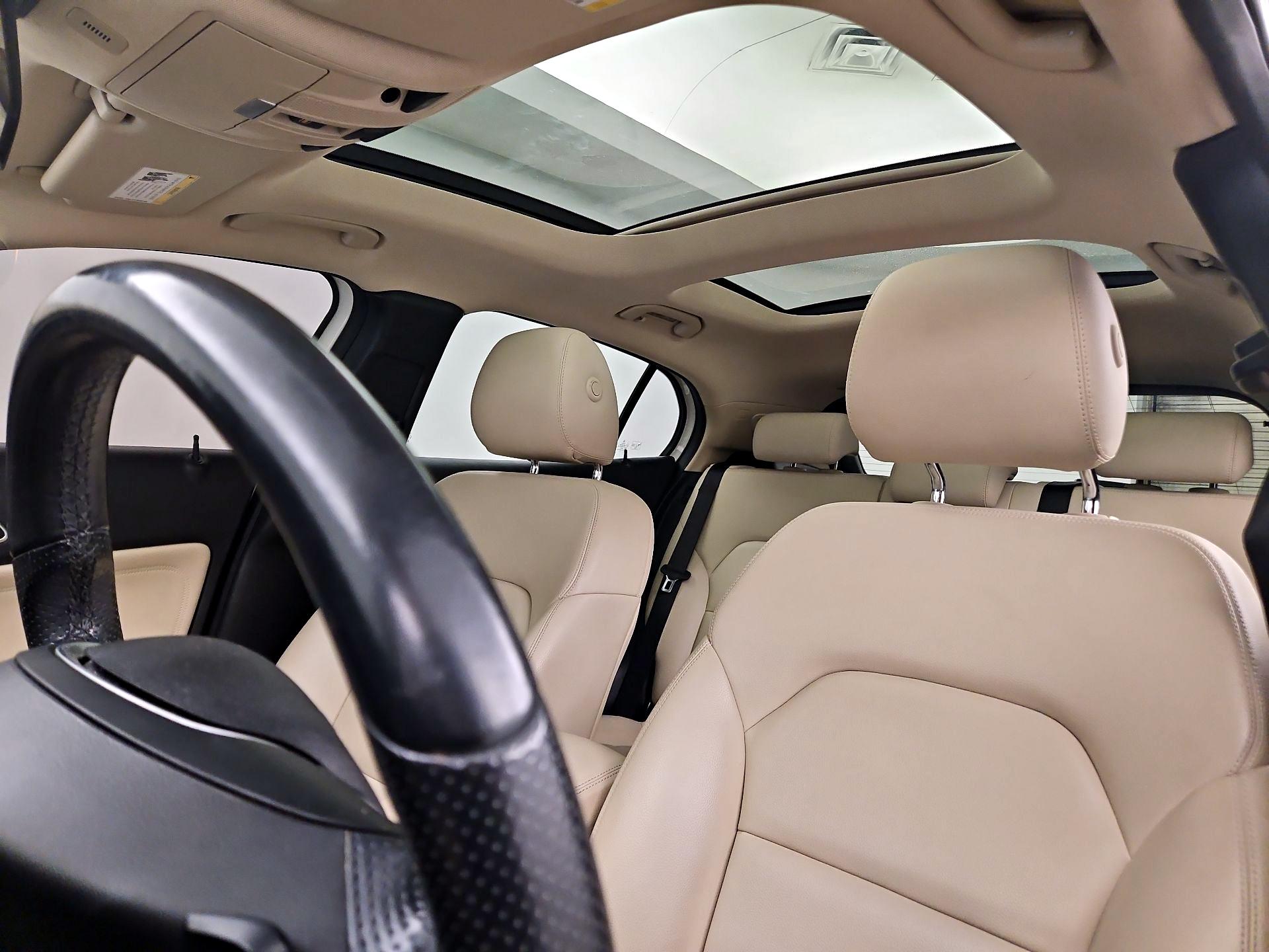 Thumbnail: 2015 Mercedes-Benz GLA - 20