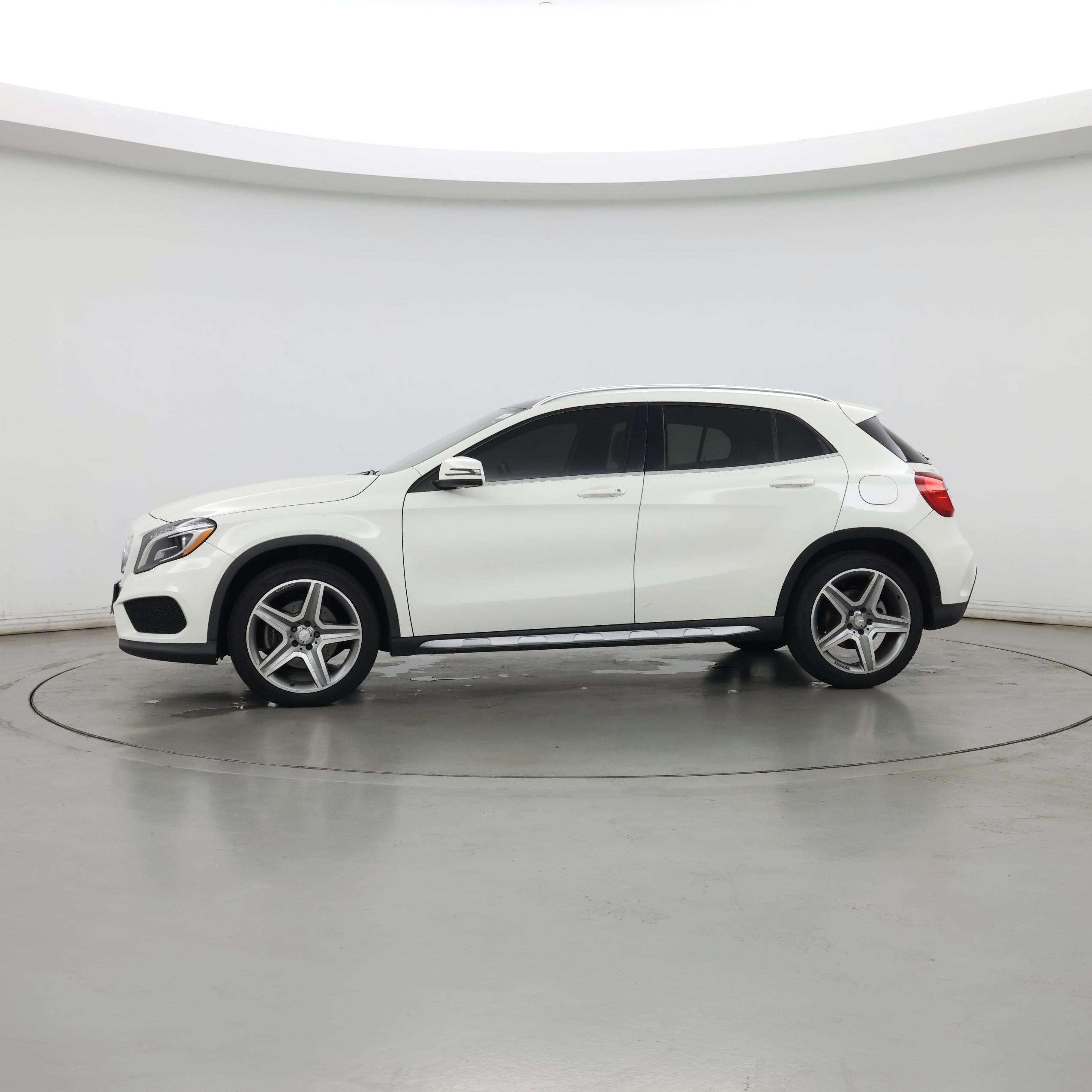 Thumbnail: 2015 Mercedes-Benz GLA - 3
